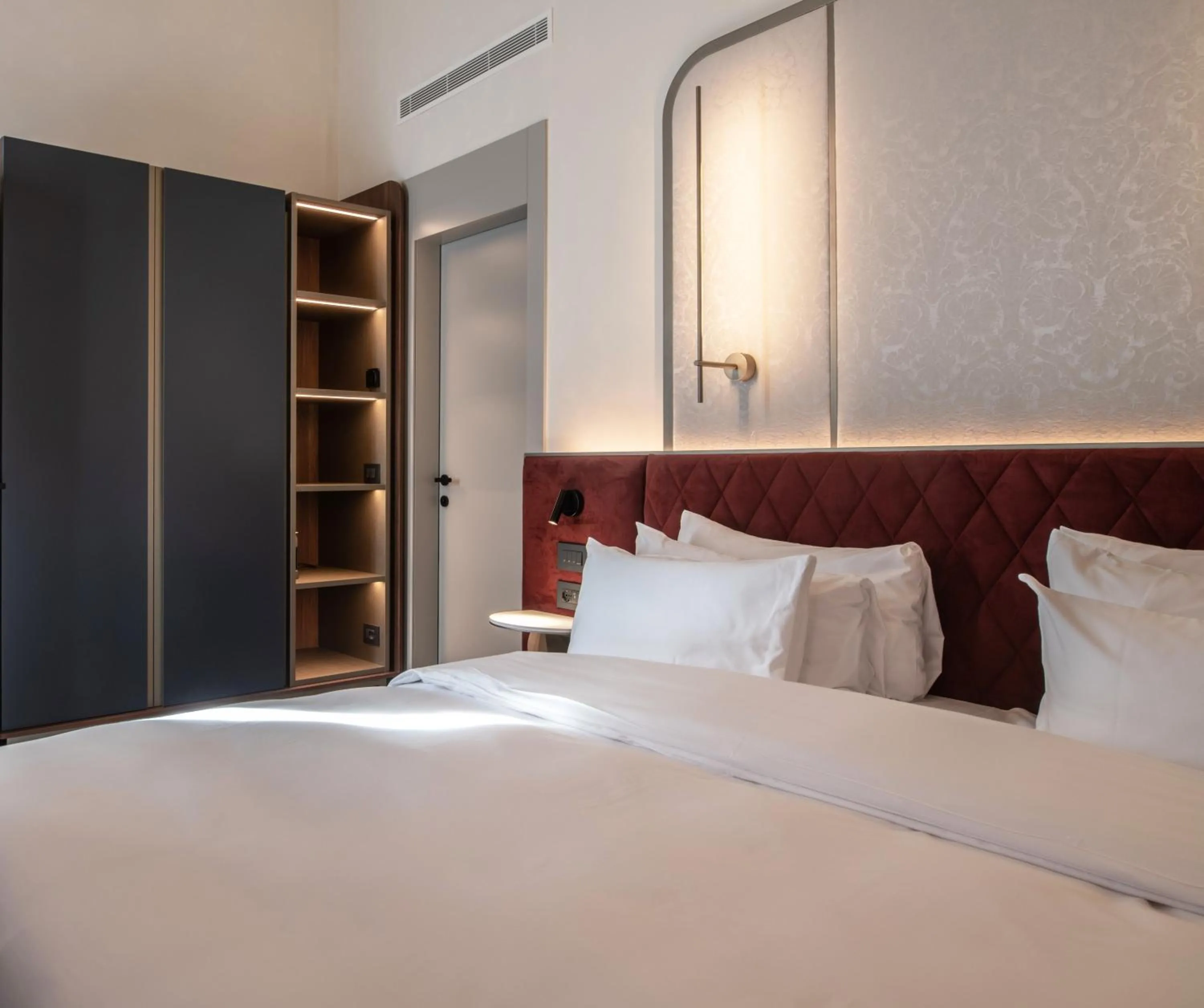 Bedroom, Bed in Luxury Apartments Palazzo Nani