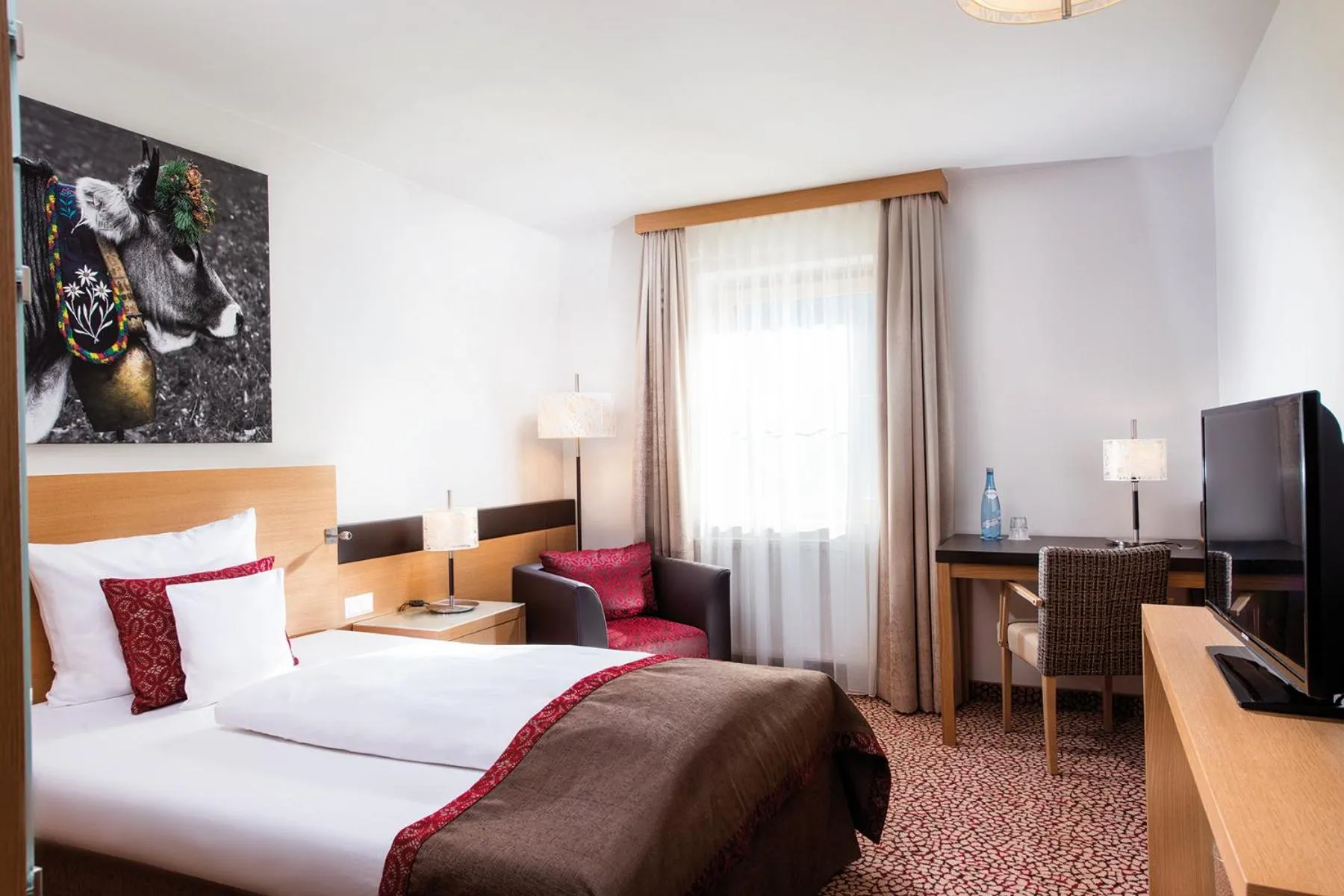 Photo of the whole room, Bed in aja Fürstenhaus am Achensee