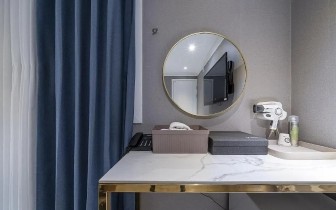 hair dresser in KNox Hotel