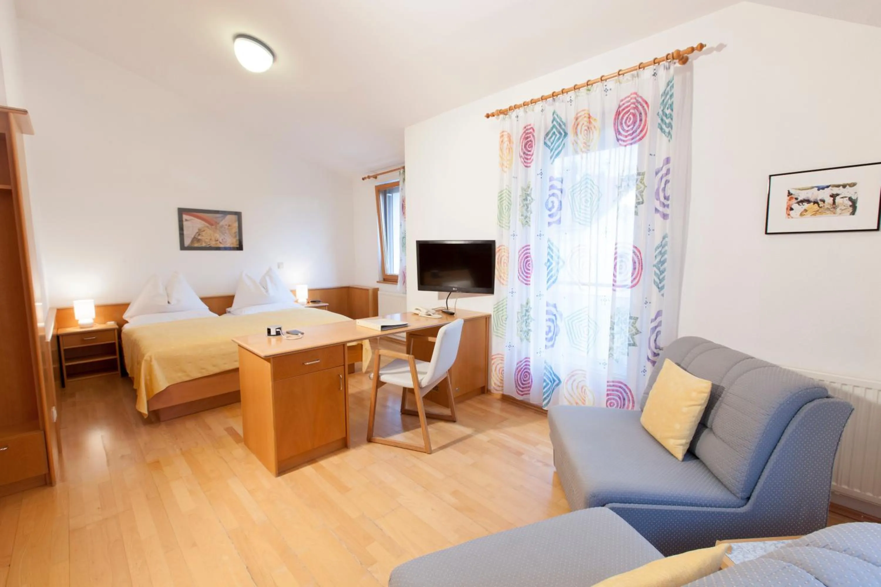 Photo of the whole room, Bed in Am Spiegeln dialog.hotel.wien