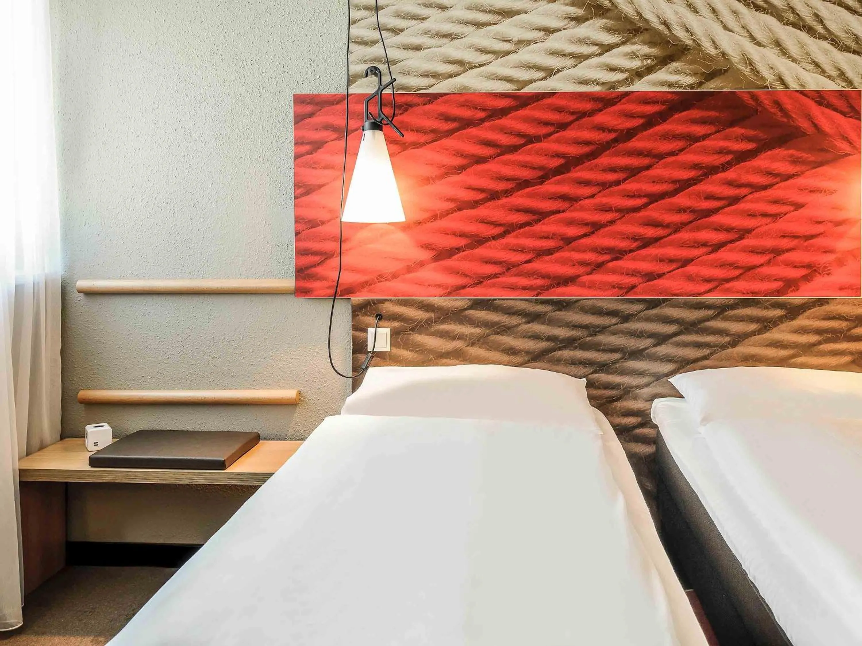 Bedroom, Bed in ibis Innsbruck