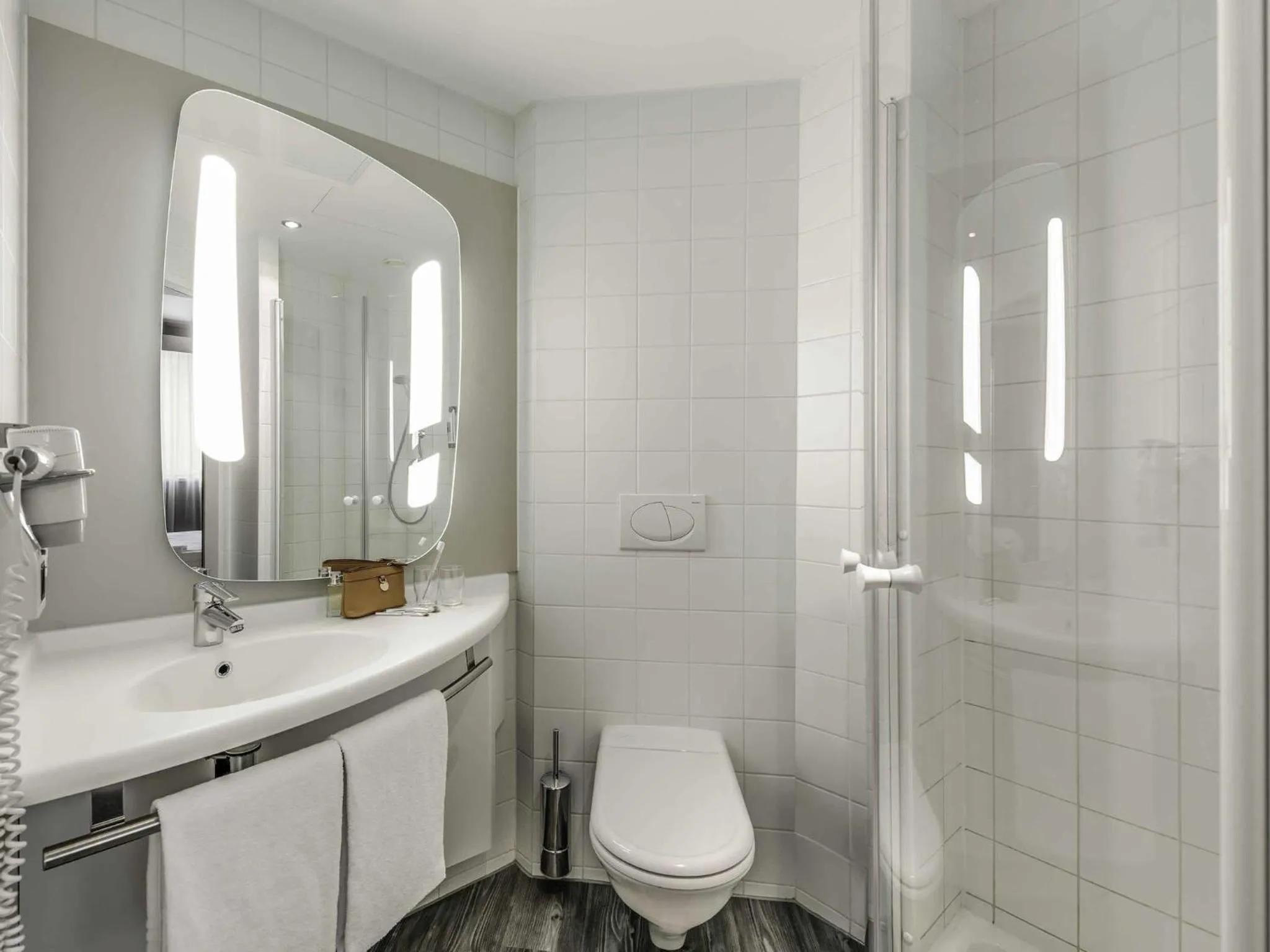 Bedroom in ibis Innsbruck