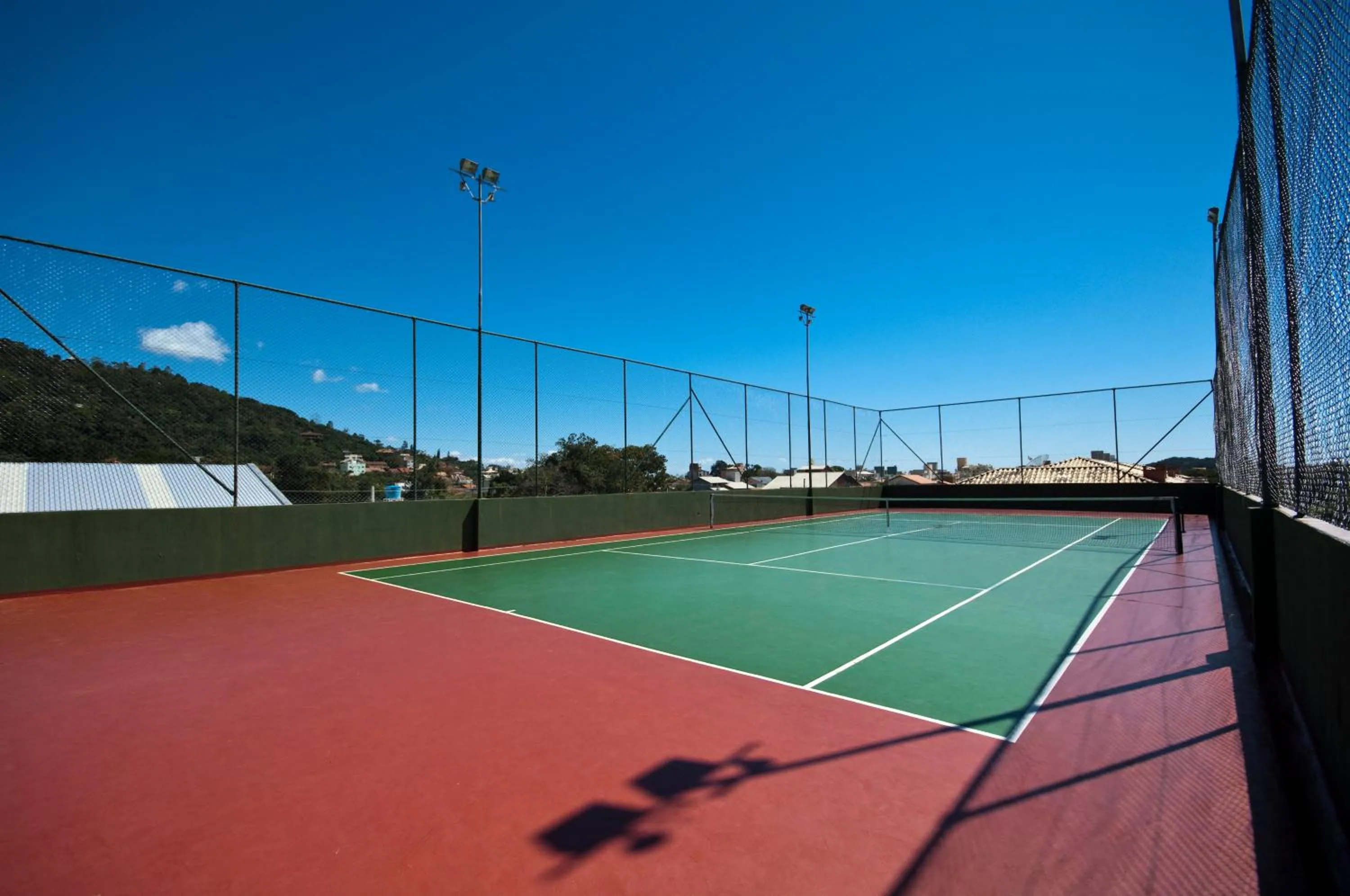 Tennis court in Pousada Vale Del Sol