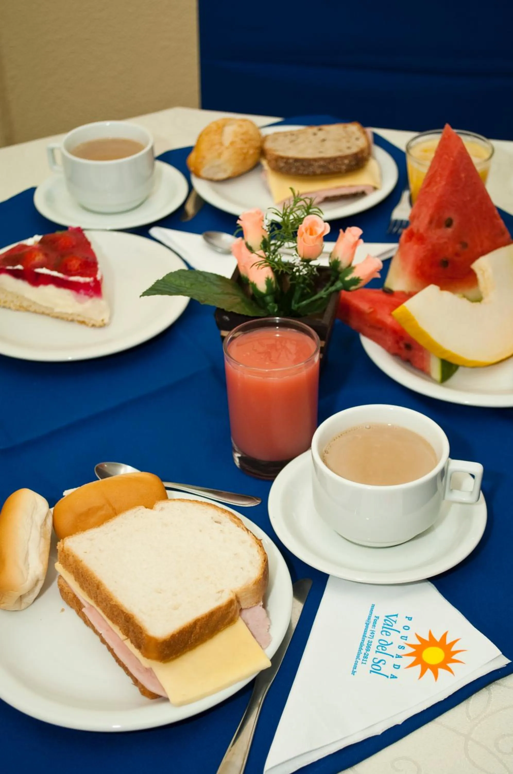 Buffet breakfast in Pousada Vale Del Sol