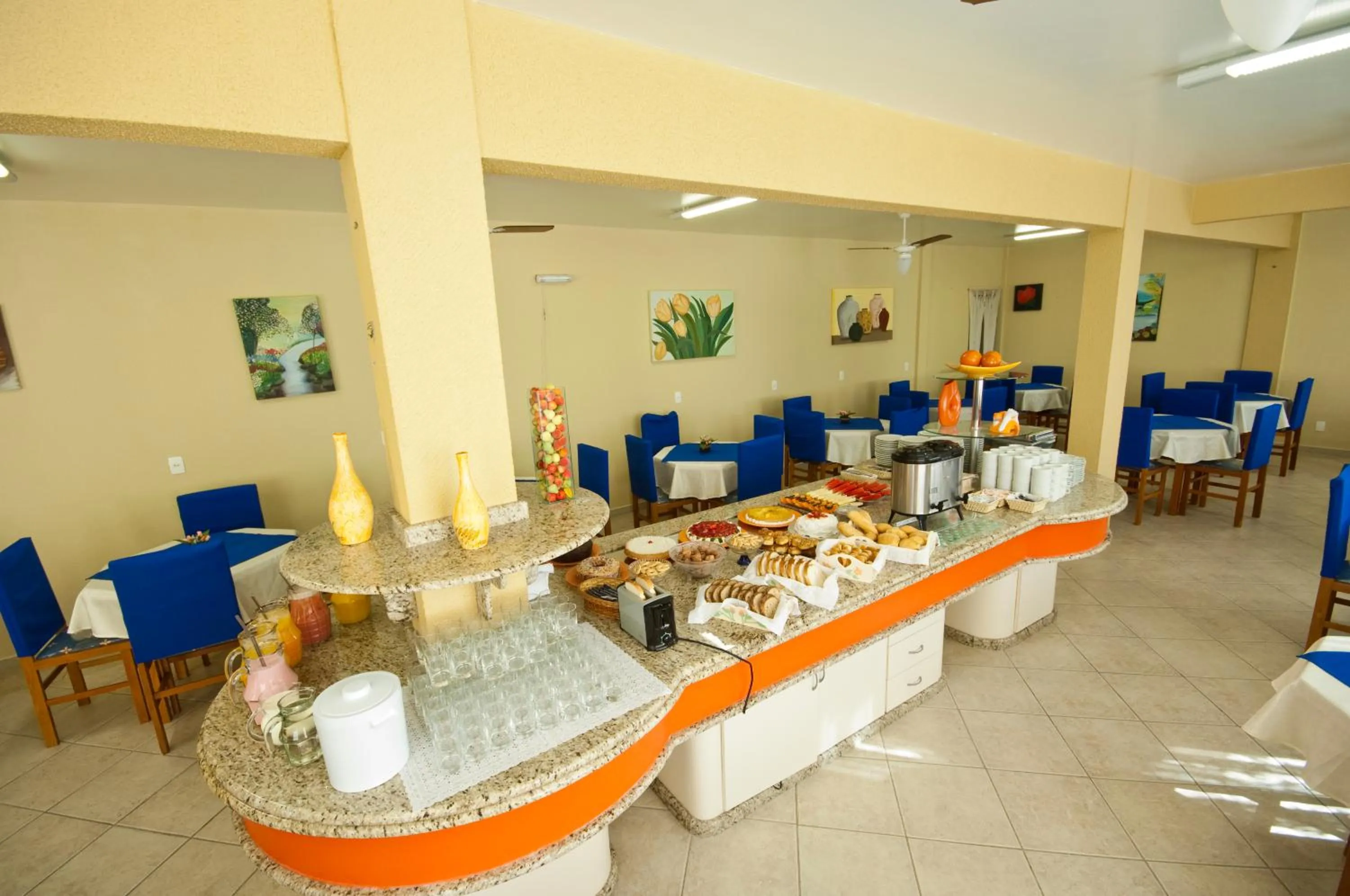 Buffet breakfast in Pousada Vale Del Sol