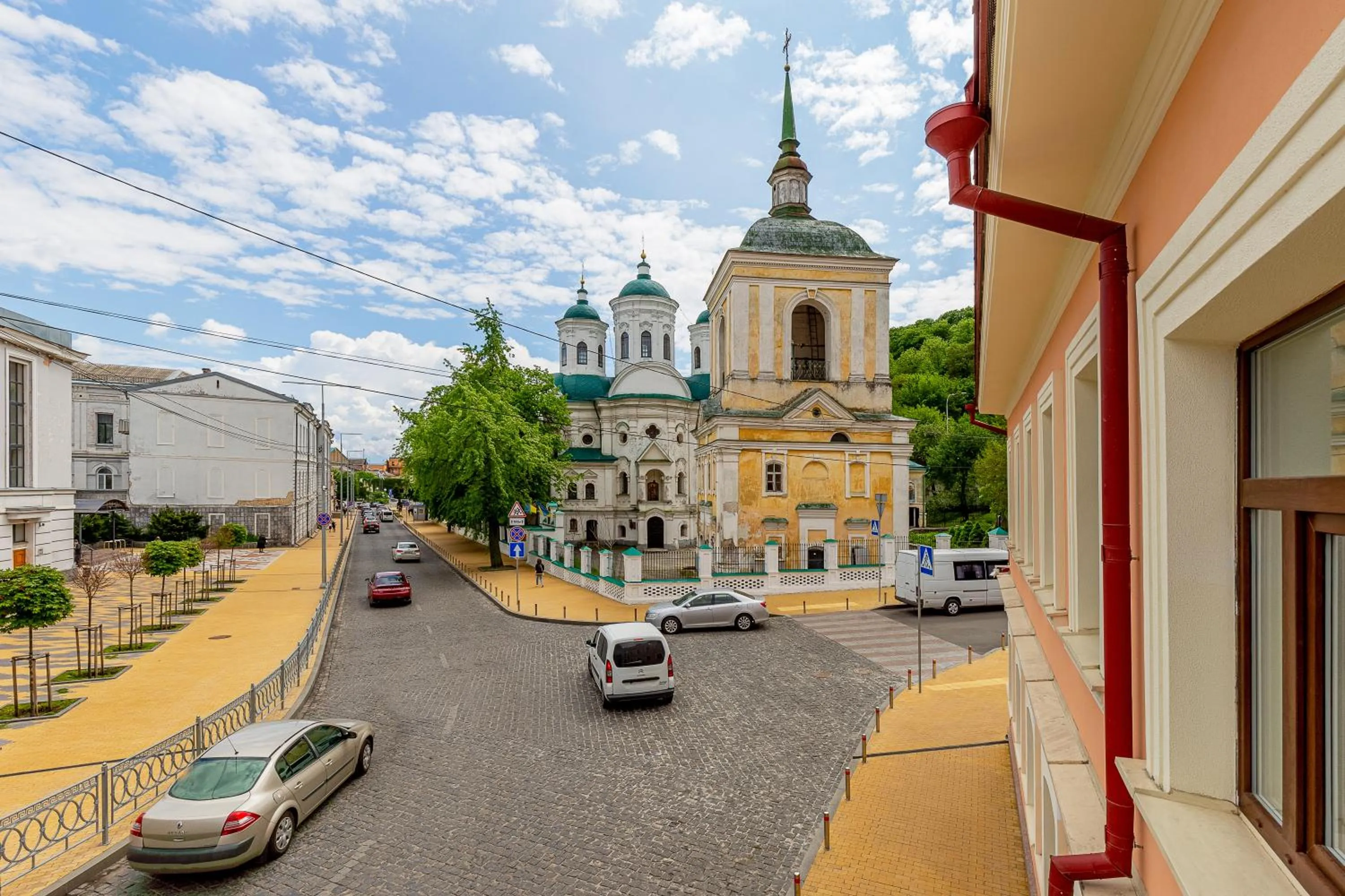 Street view in KONTRAKT Boutique Hotel