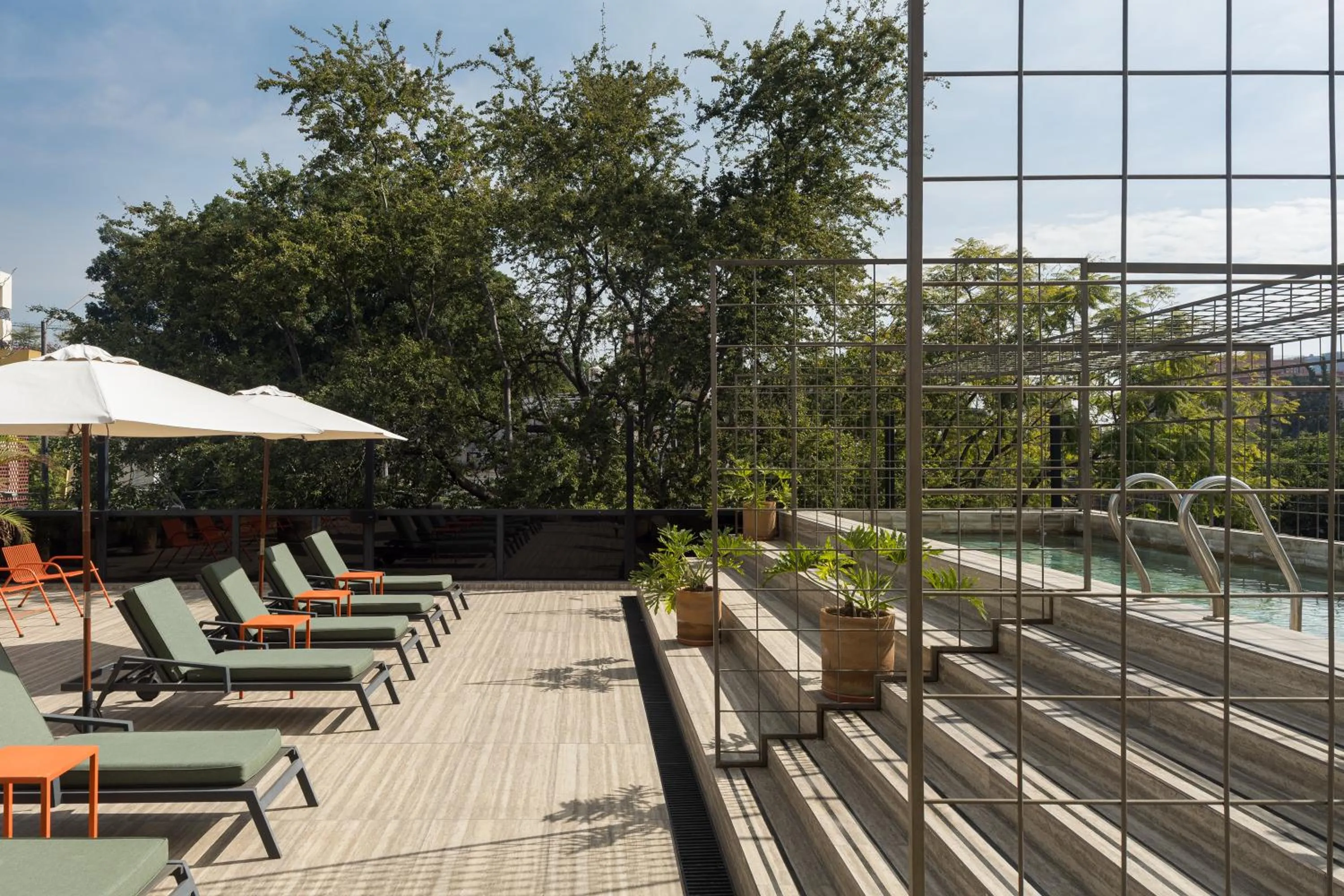 Swimming pool in Bellwort Hotel