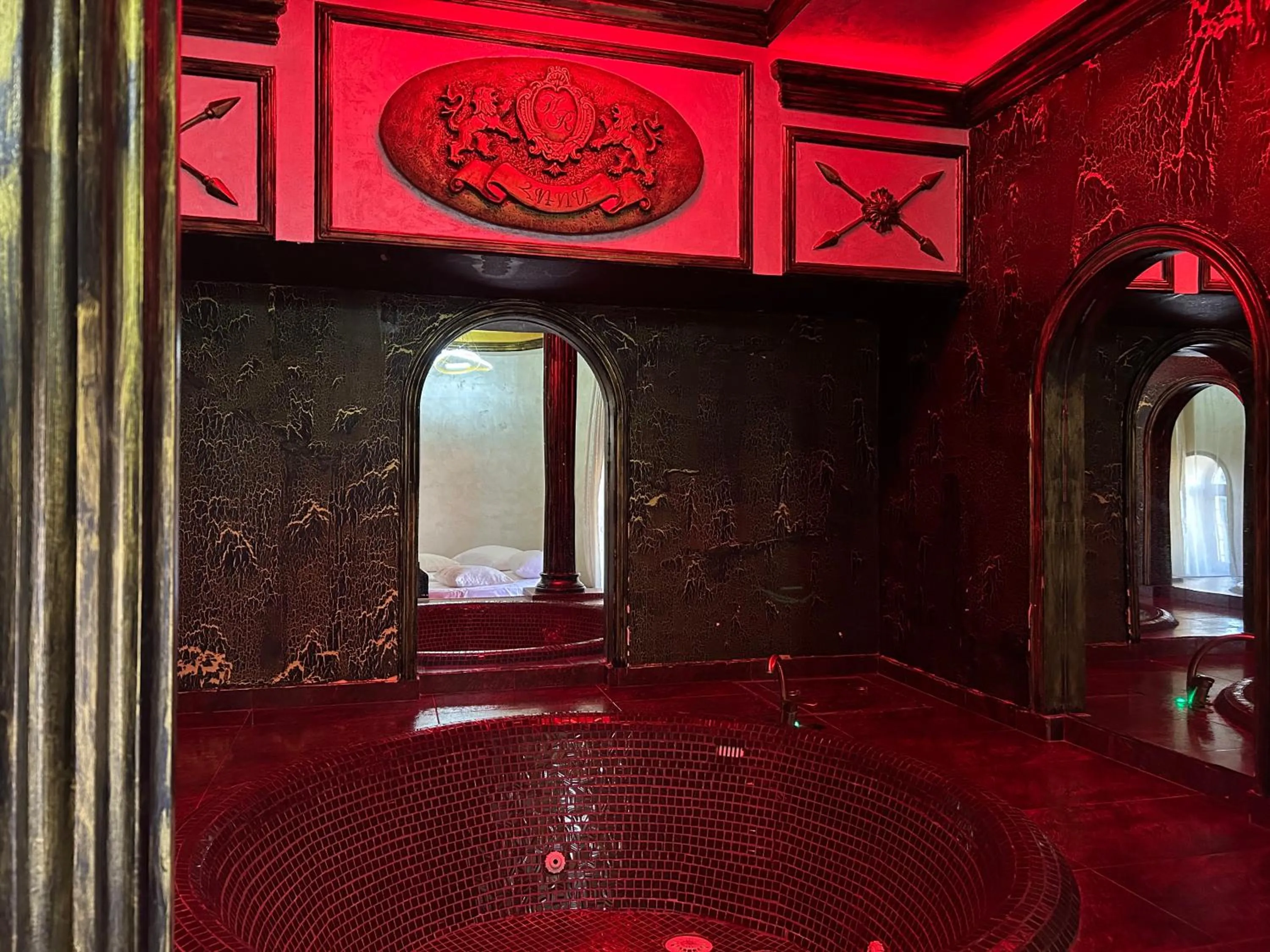 Hot Tub in Hotel Roma & Tours