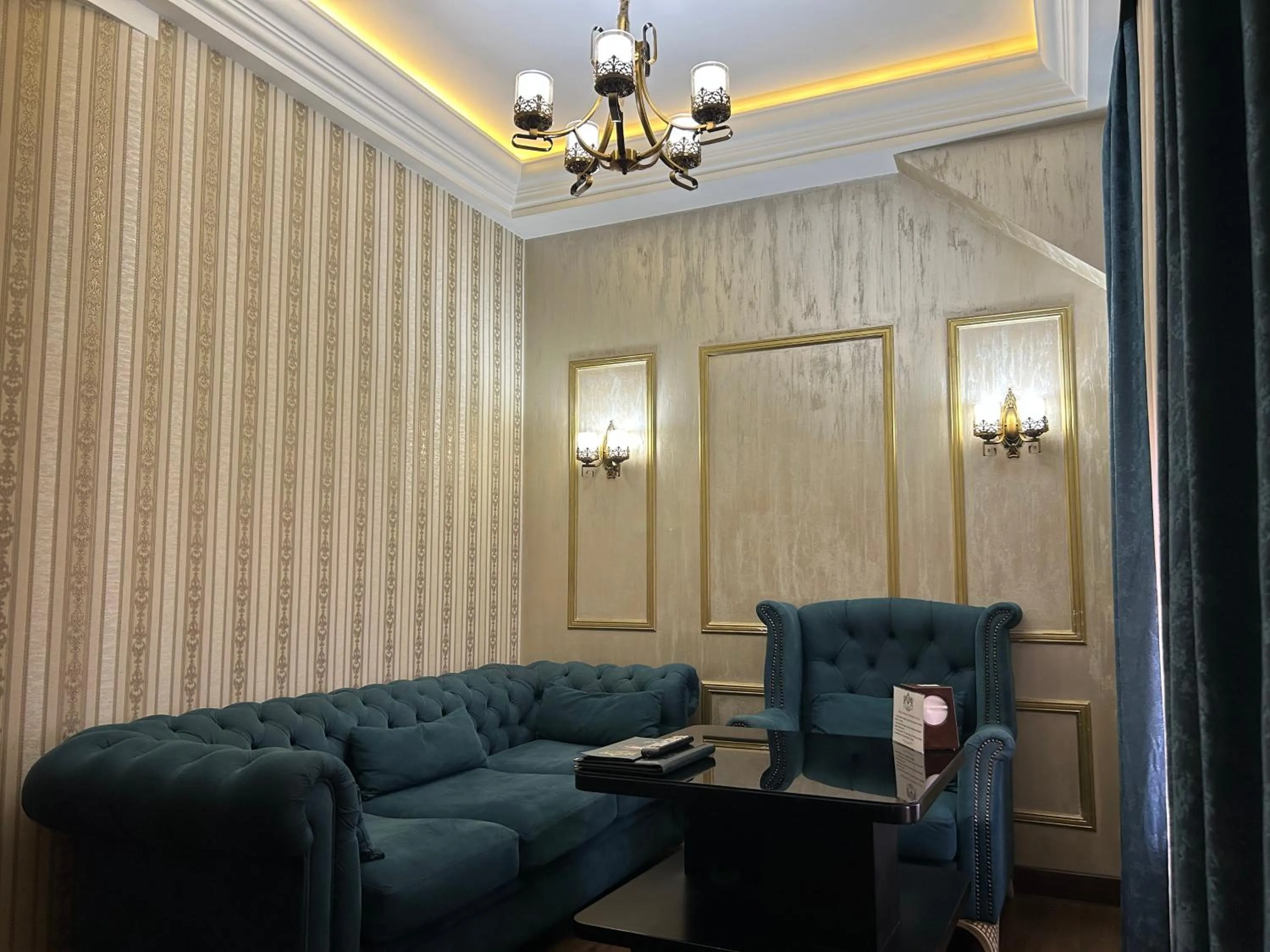 Living room in Hotel Roma & Tours