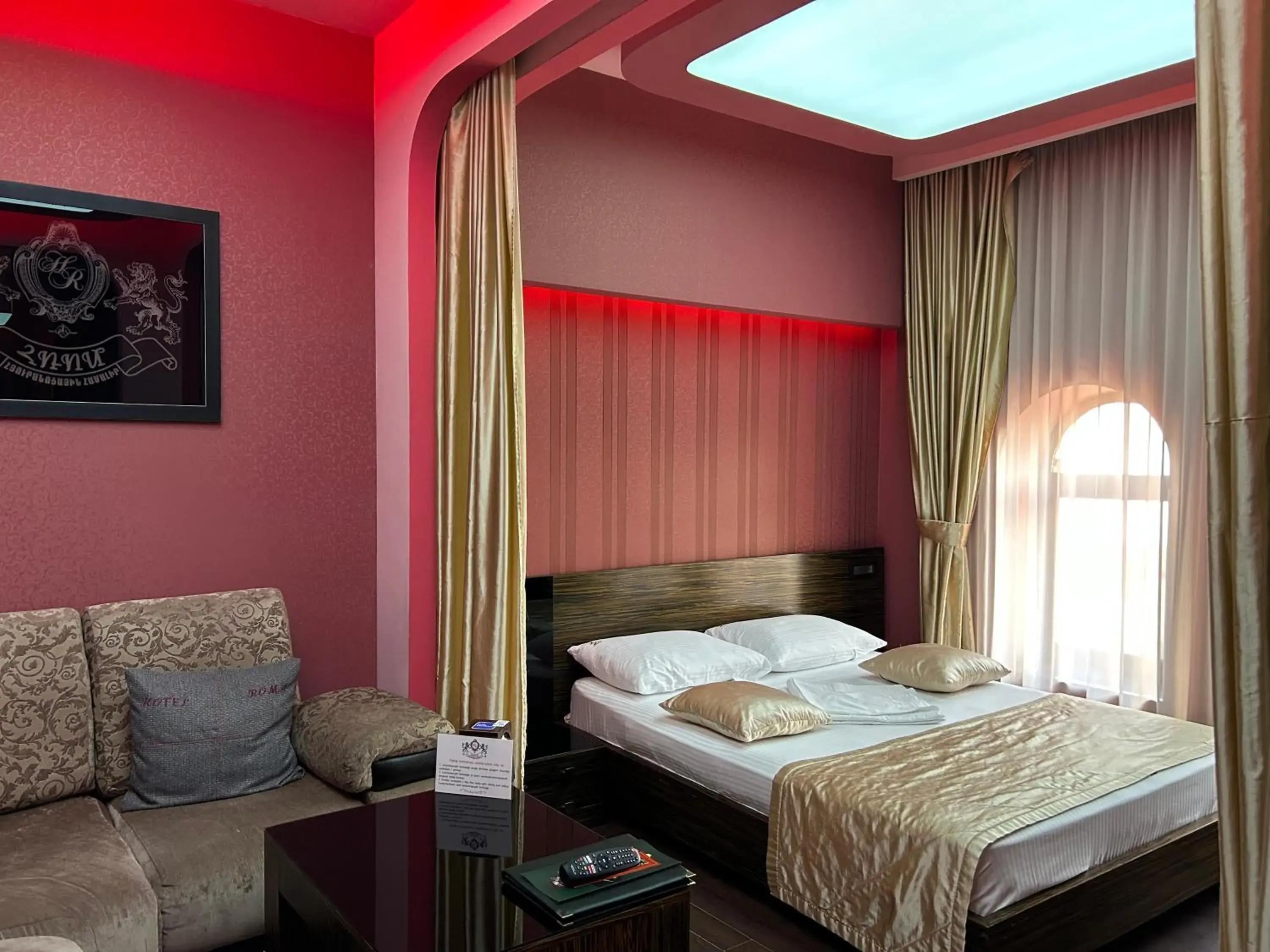 Junior Suite in Hotel Roma & Tours Junior Suite in Hotel Roma & Tours