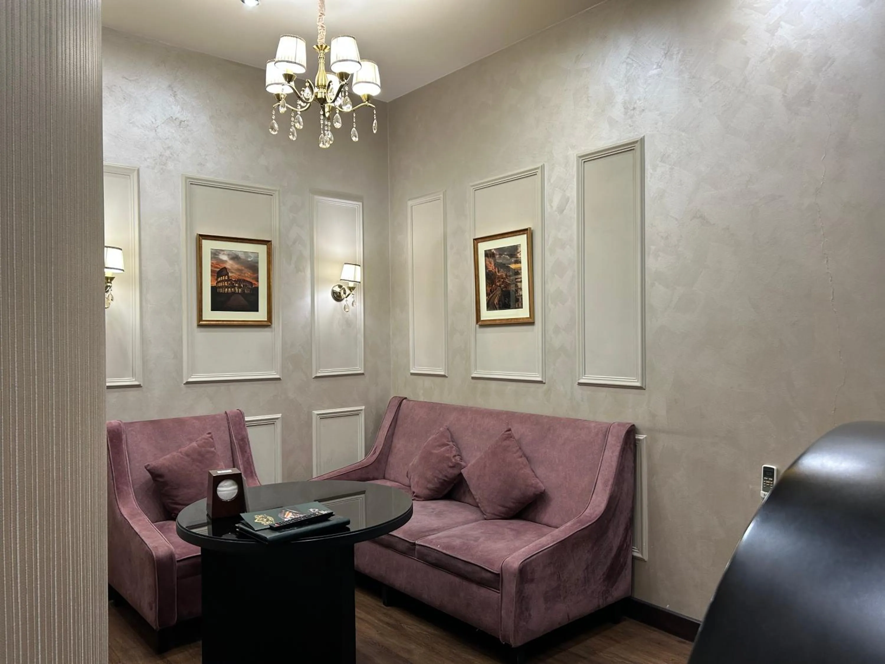 Living room in Hotel Roma & Tours