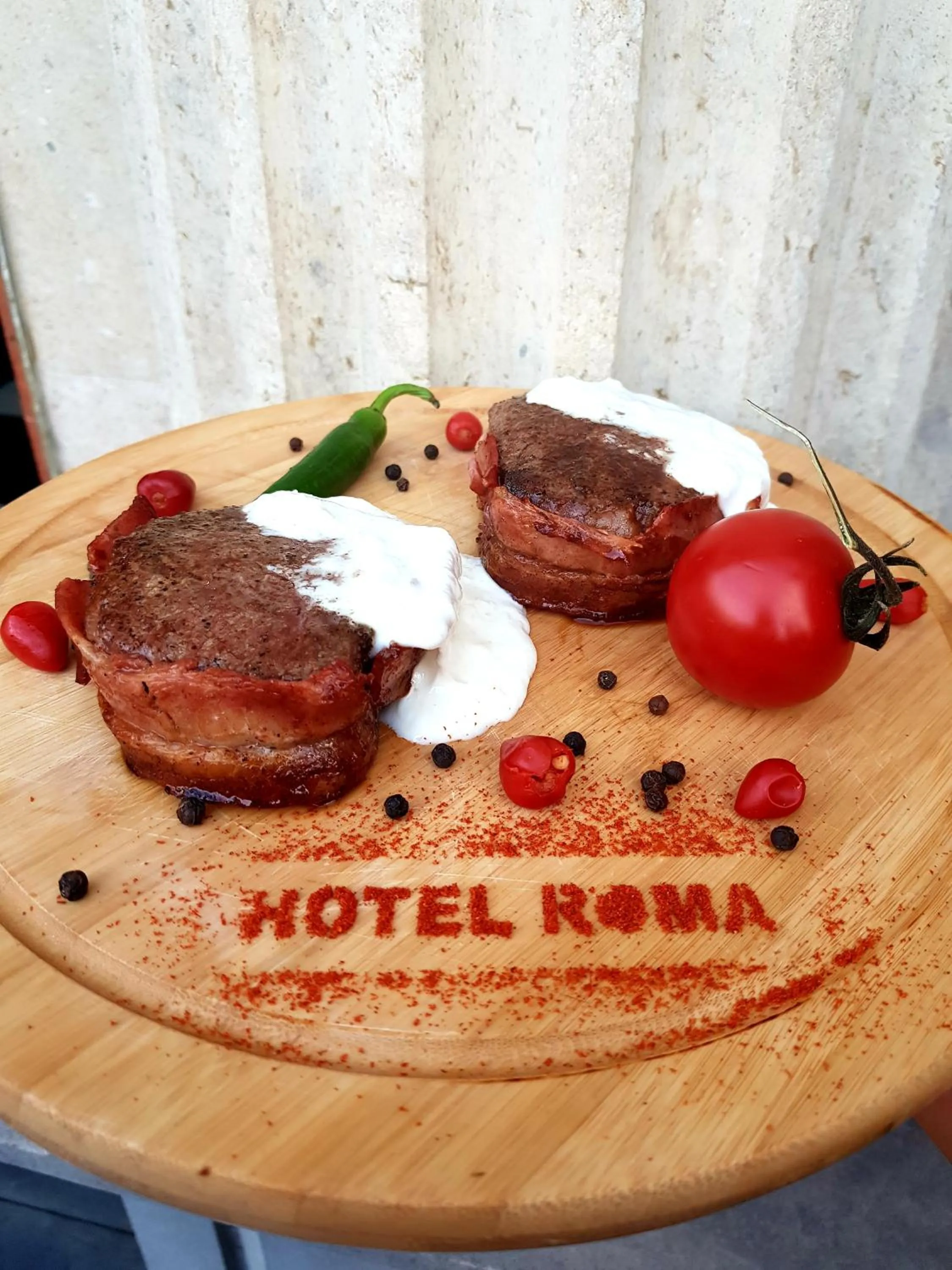 Restaurant/places to eat in Hotel Roma & Tours