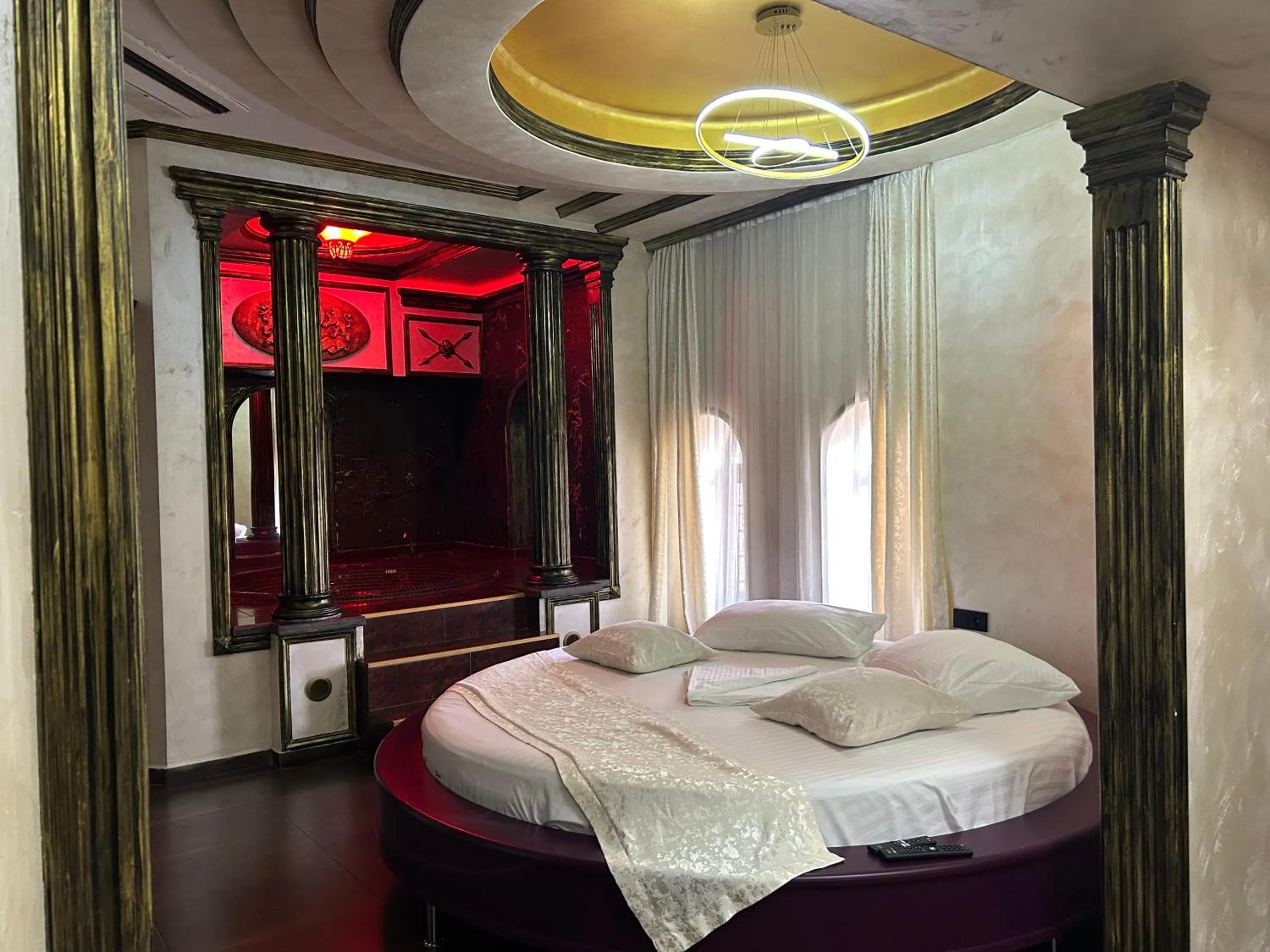Bed in Hotel Roma & Tours