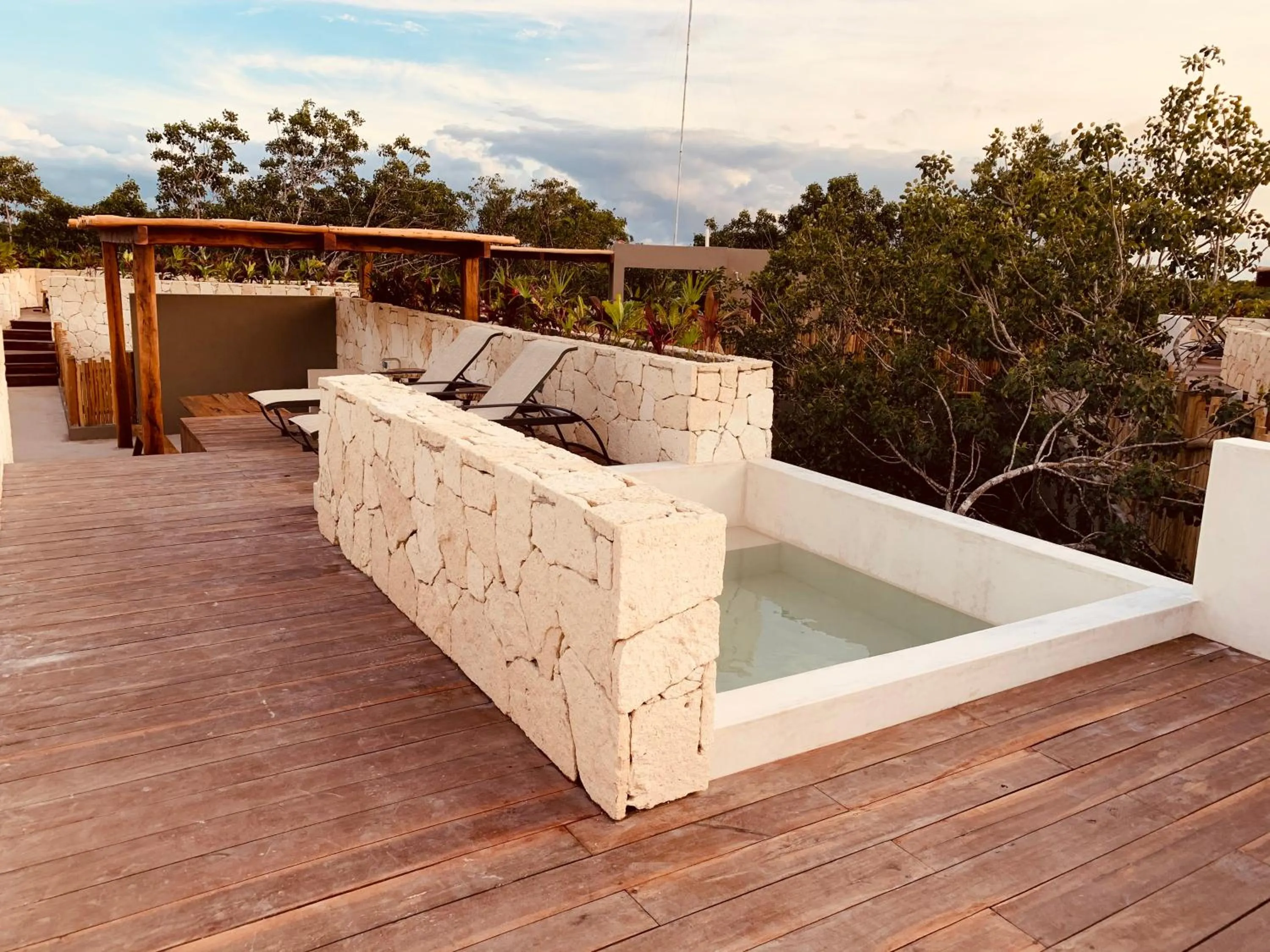 Off site in Vida Jungle Boho Apart 13 with special fee to access Hotel Bardo