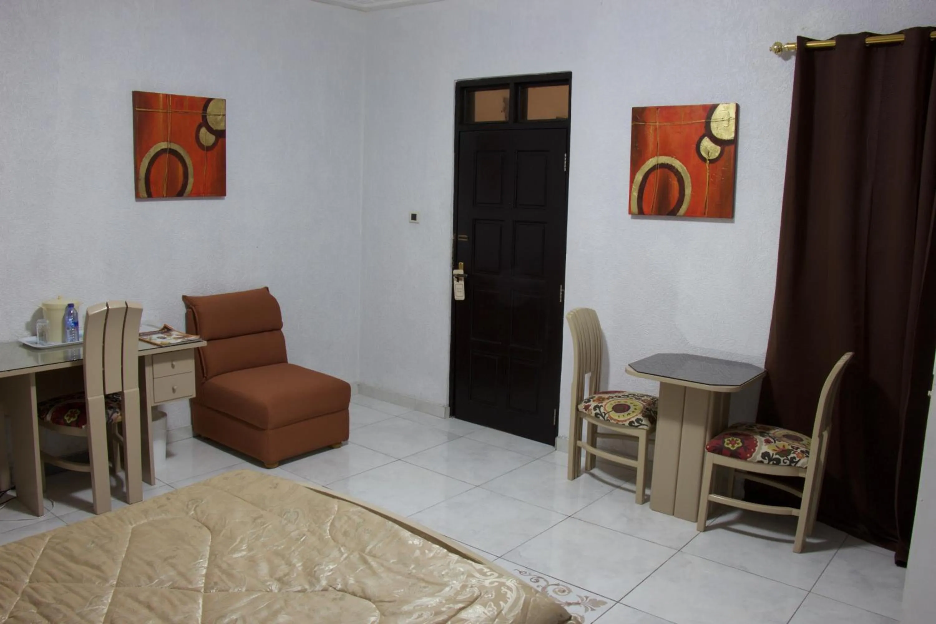 Bed in Hill View Hotel McCarthy Hills