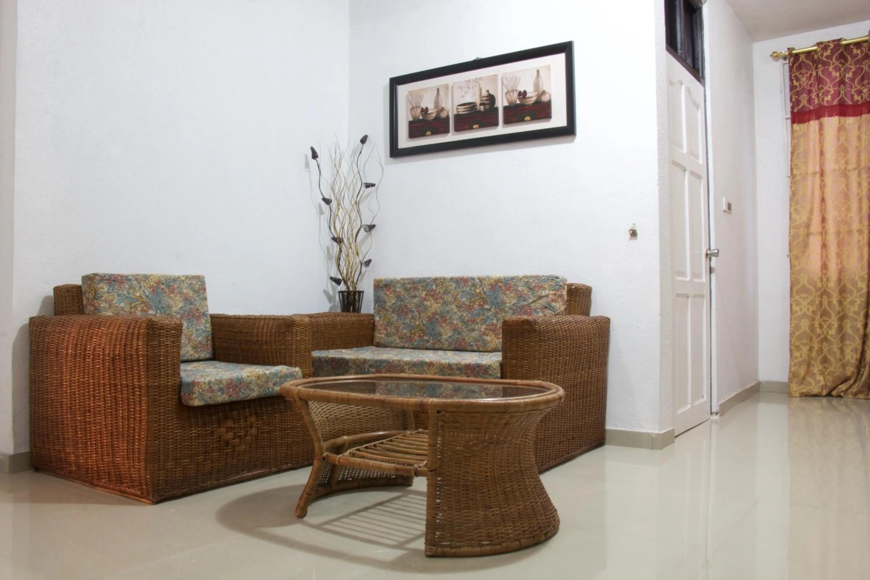 Living room in Hill View Hotel McCarthy Hills