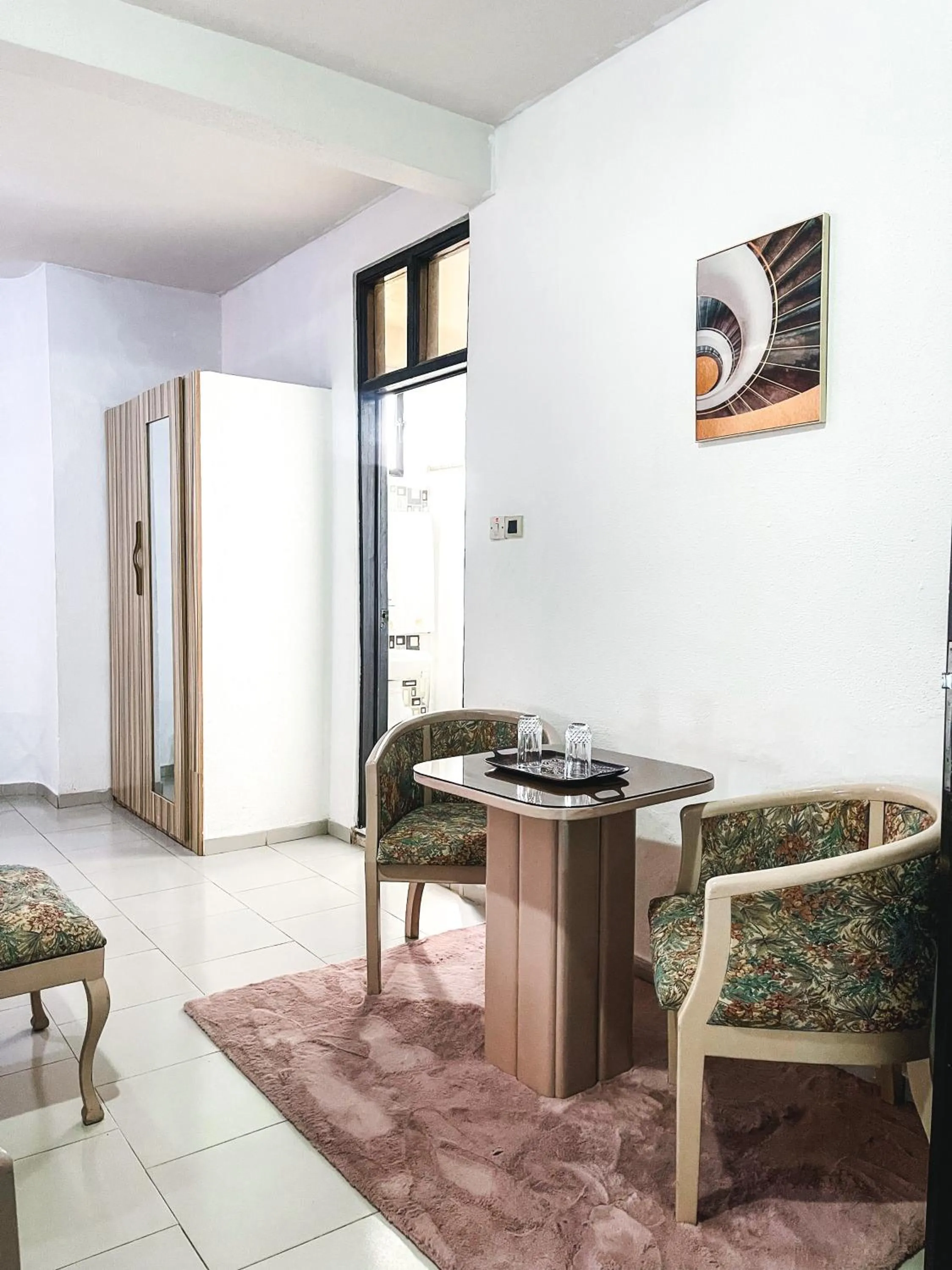 Living room in Hill View Hotel McCarthy Hills