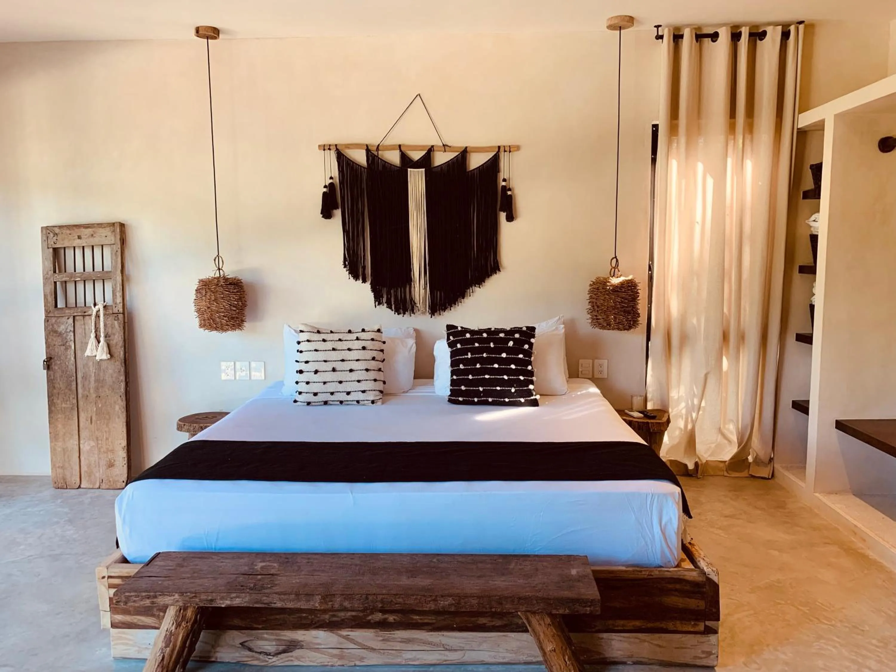 Bed in Vida Jungle Boho Apart 9 with special fee to access Hotel Bardo