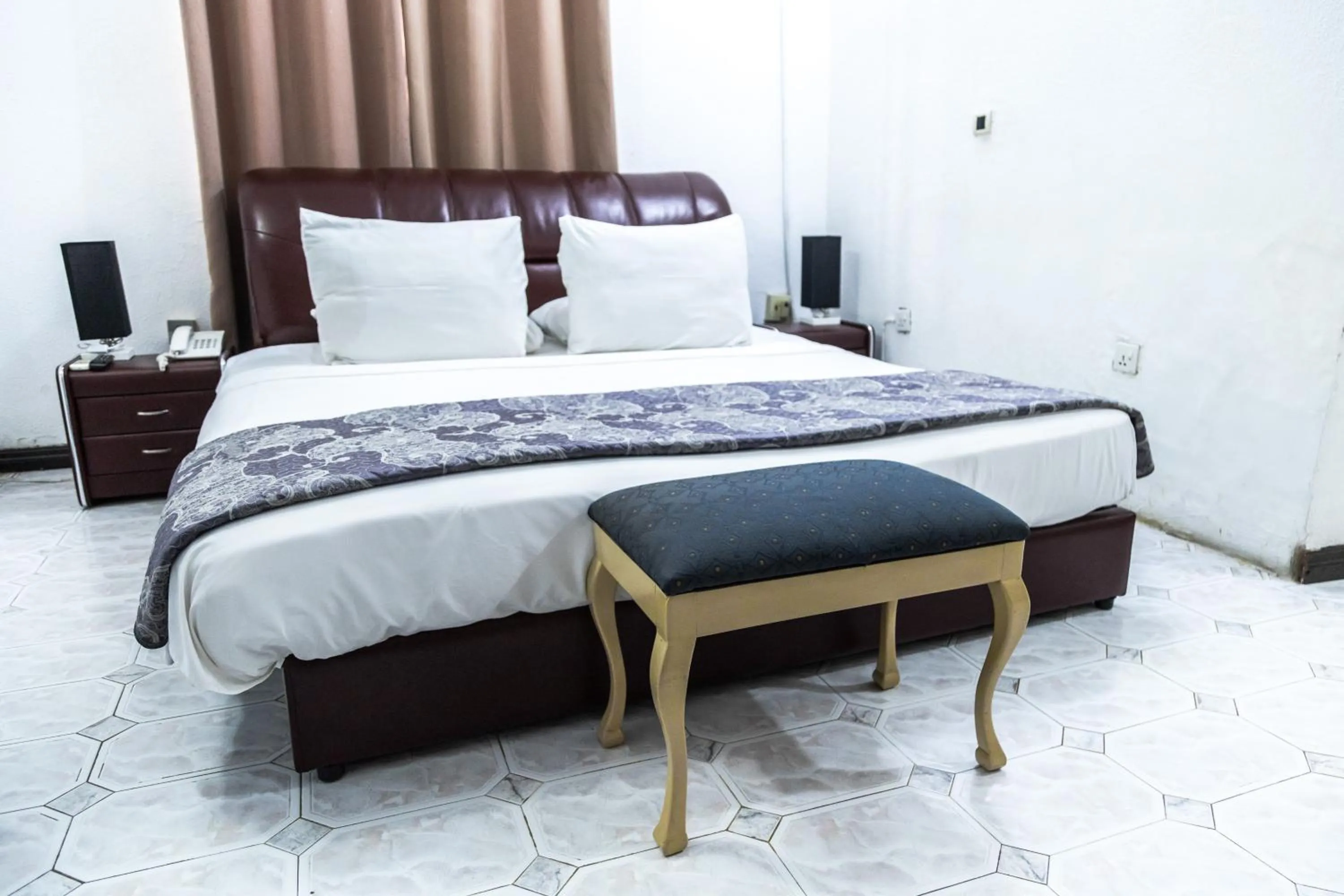 Bed in Hill View Hotel West Airport