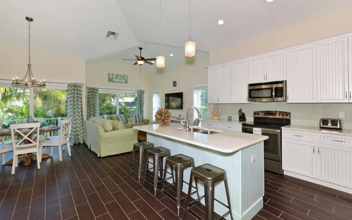 Seahorse Beach House by Beach Retreats