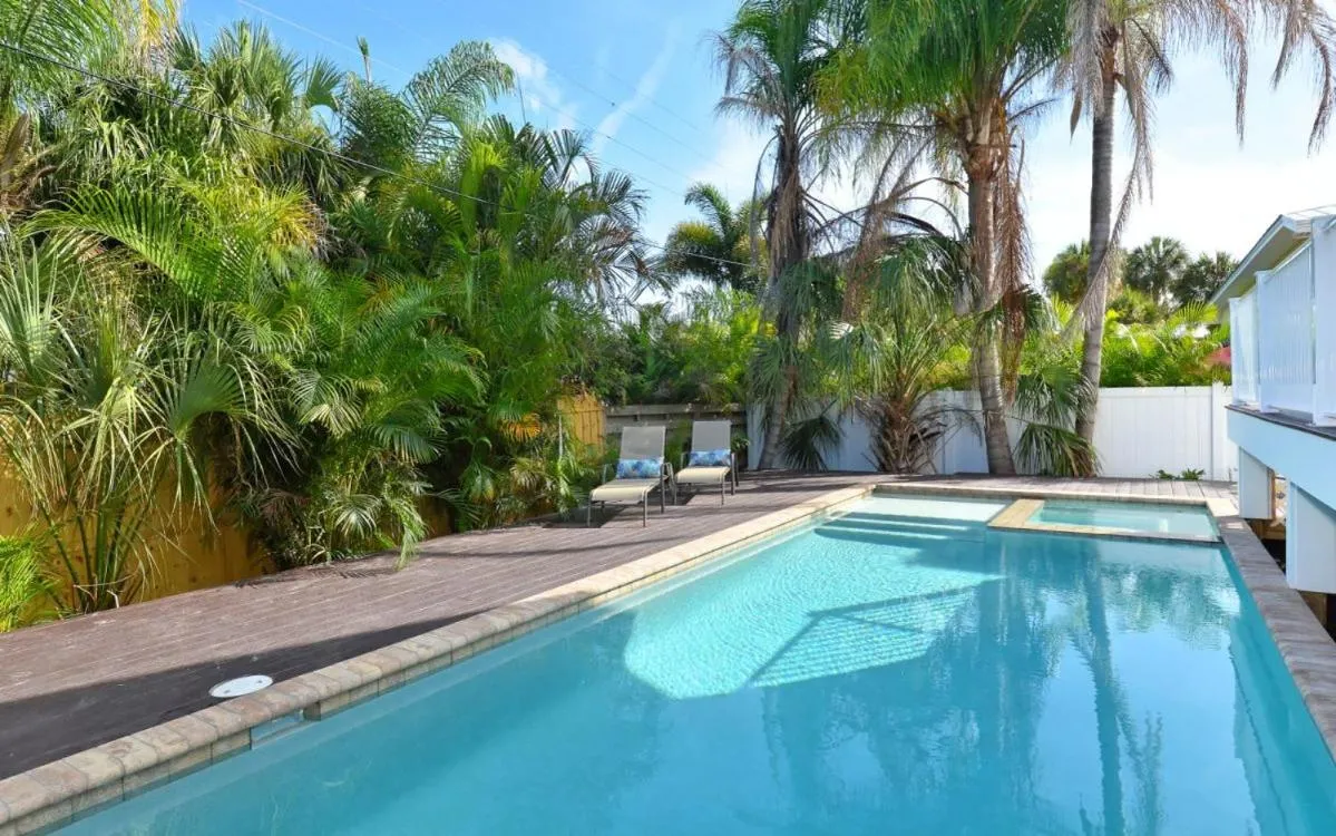 Seahorse Beach House by Beach Retreats
