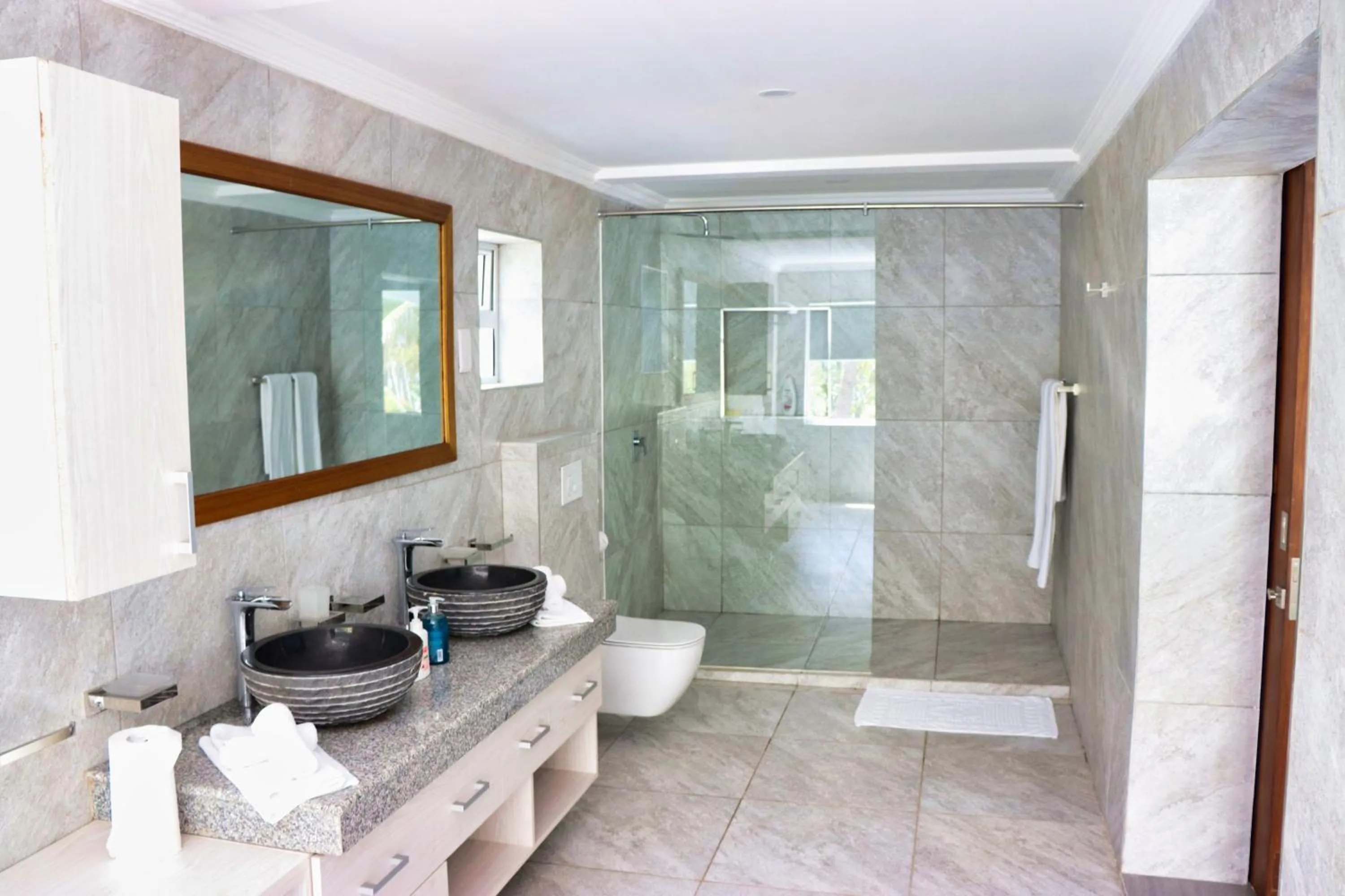 Searenity Beach Villa