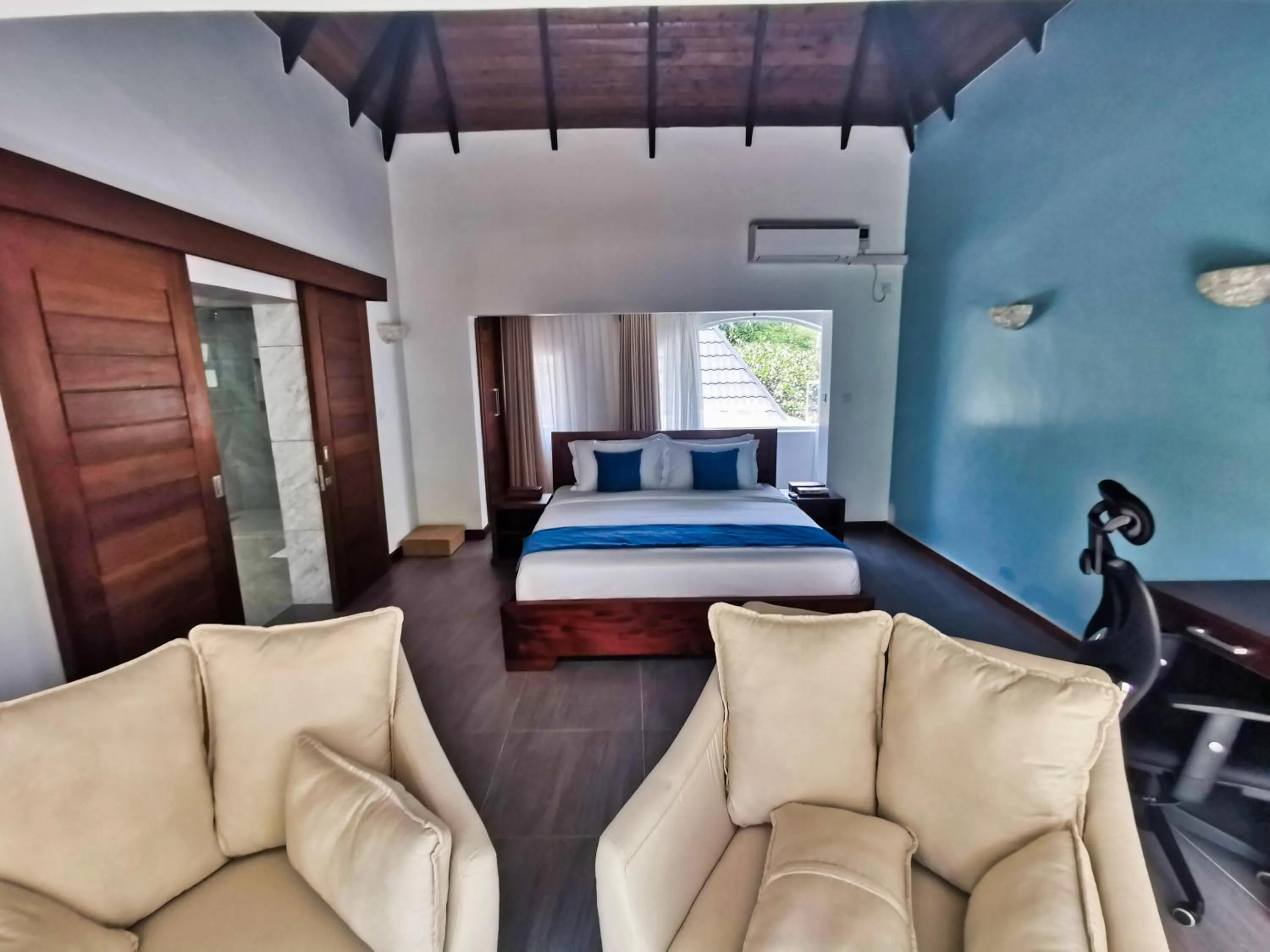 Bed in Searenity Beach Villa