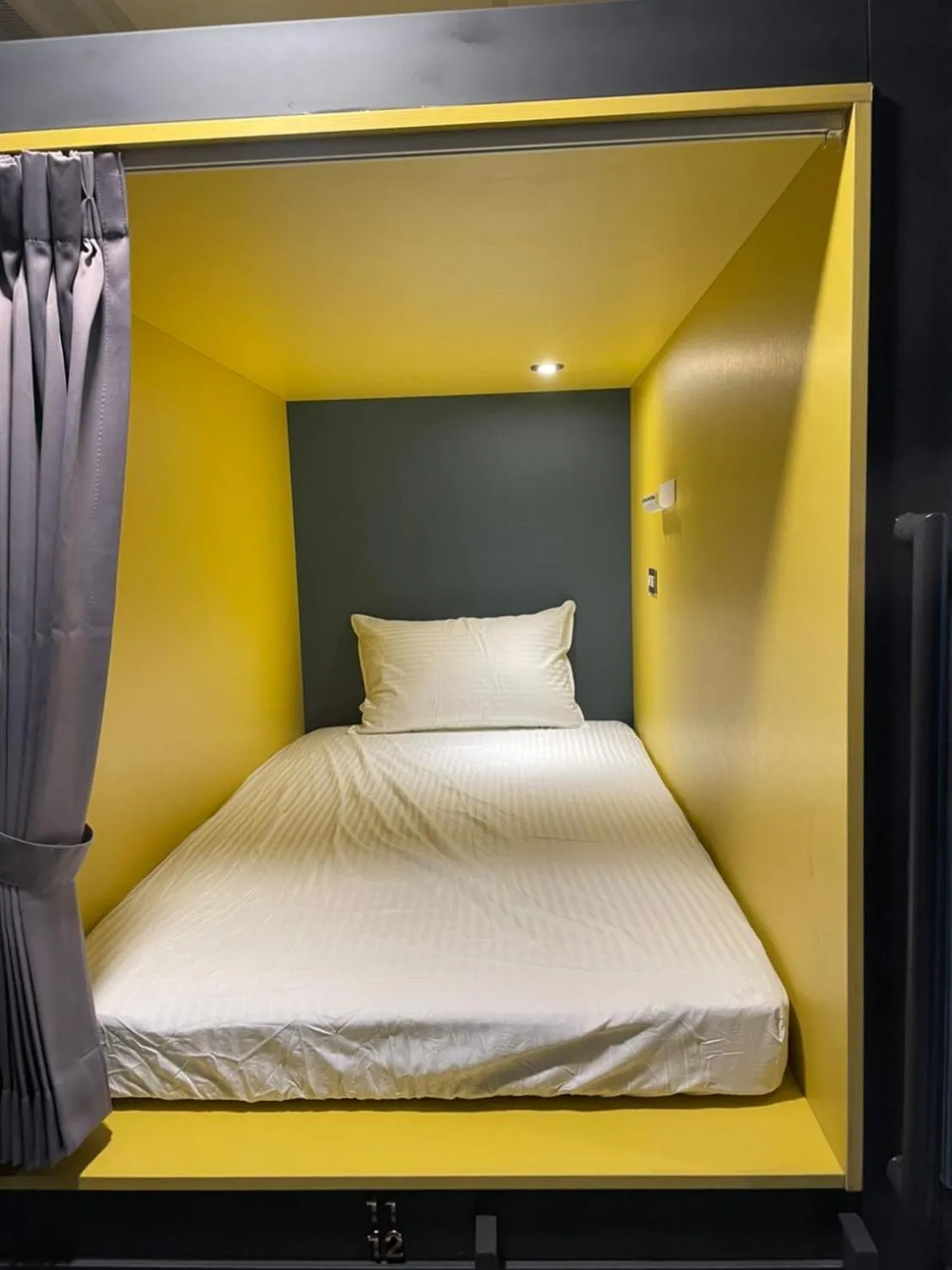 Bed in One Night Hostel