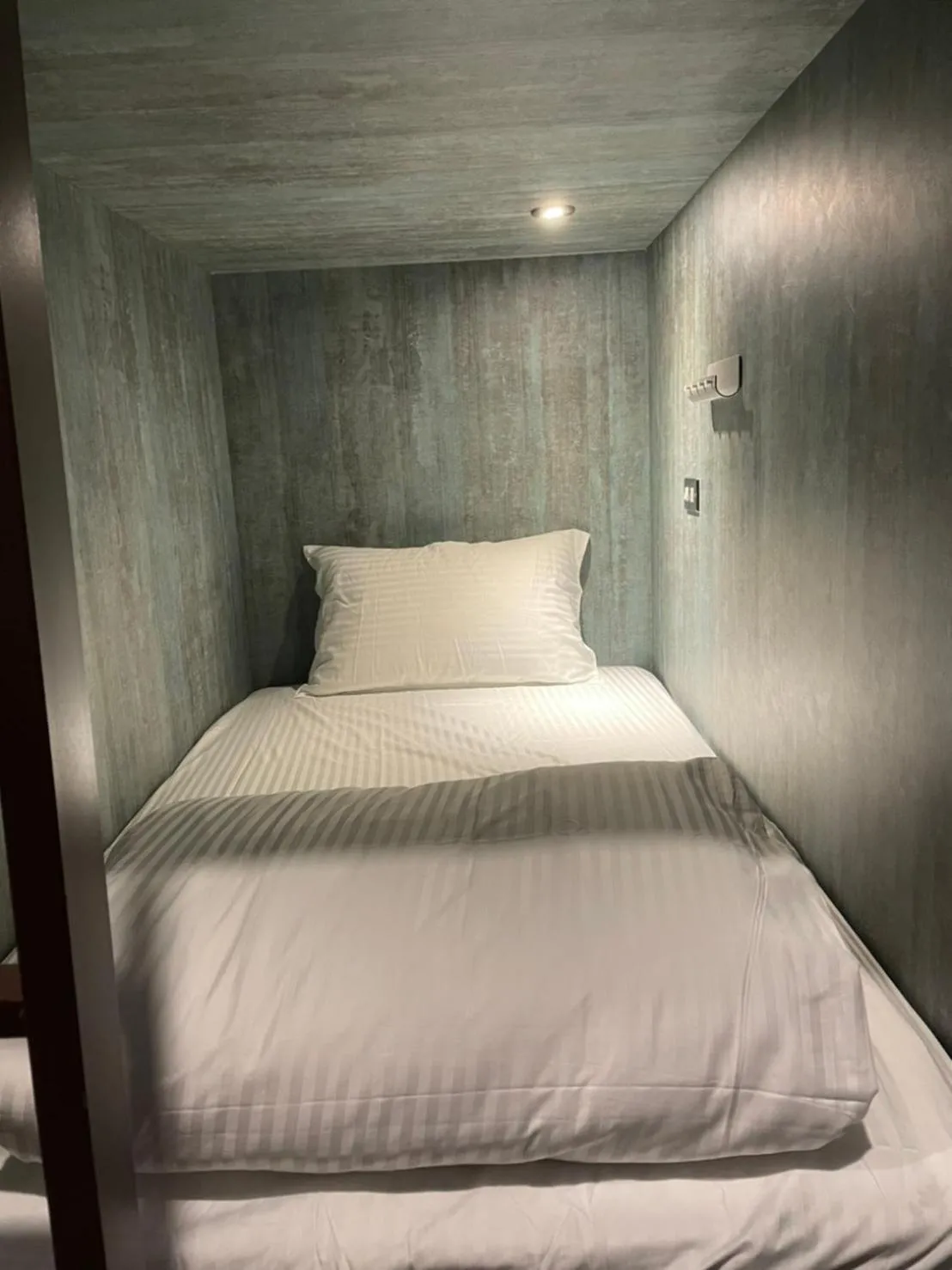 Bed in One Night Hostel