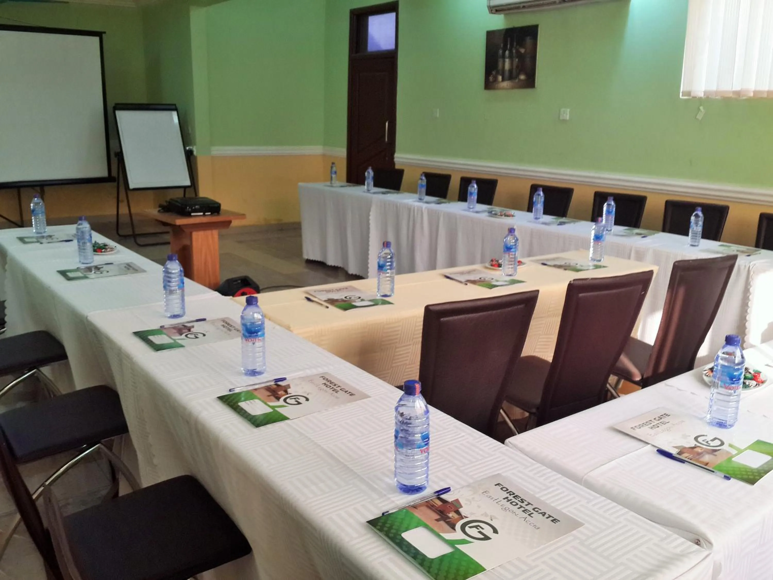 Meeting/conference room in Royal Cockpit Hotels