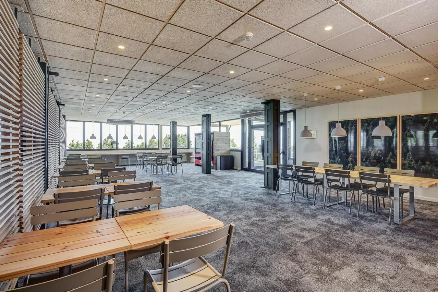 Lounge or bar in Abrigall Hostel Masella