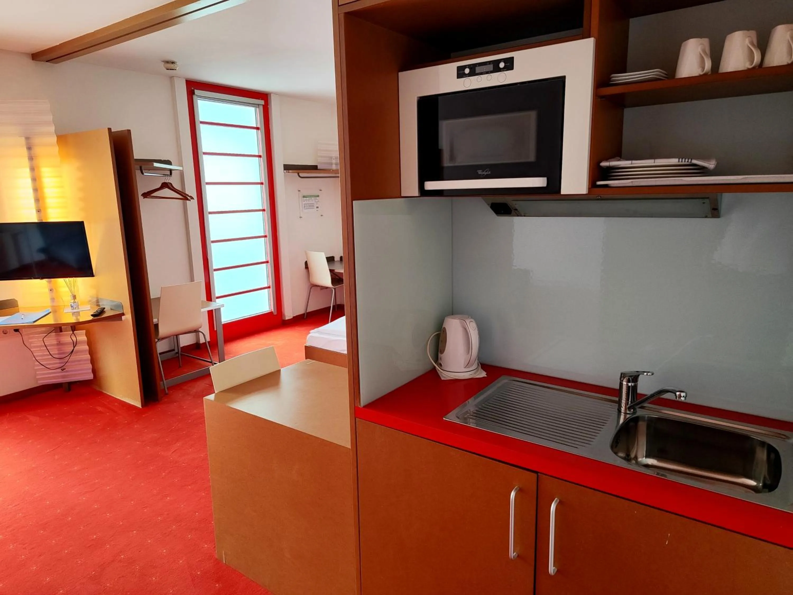 stove in Orange Wings Wiener Neustadt