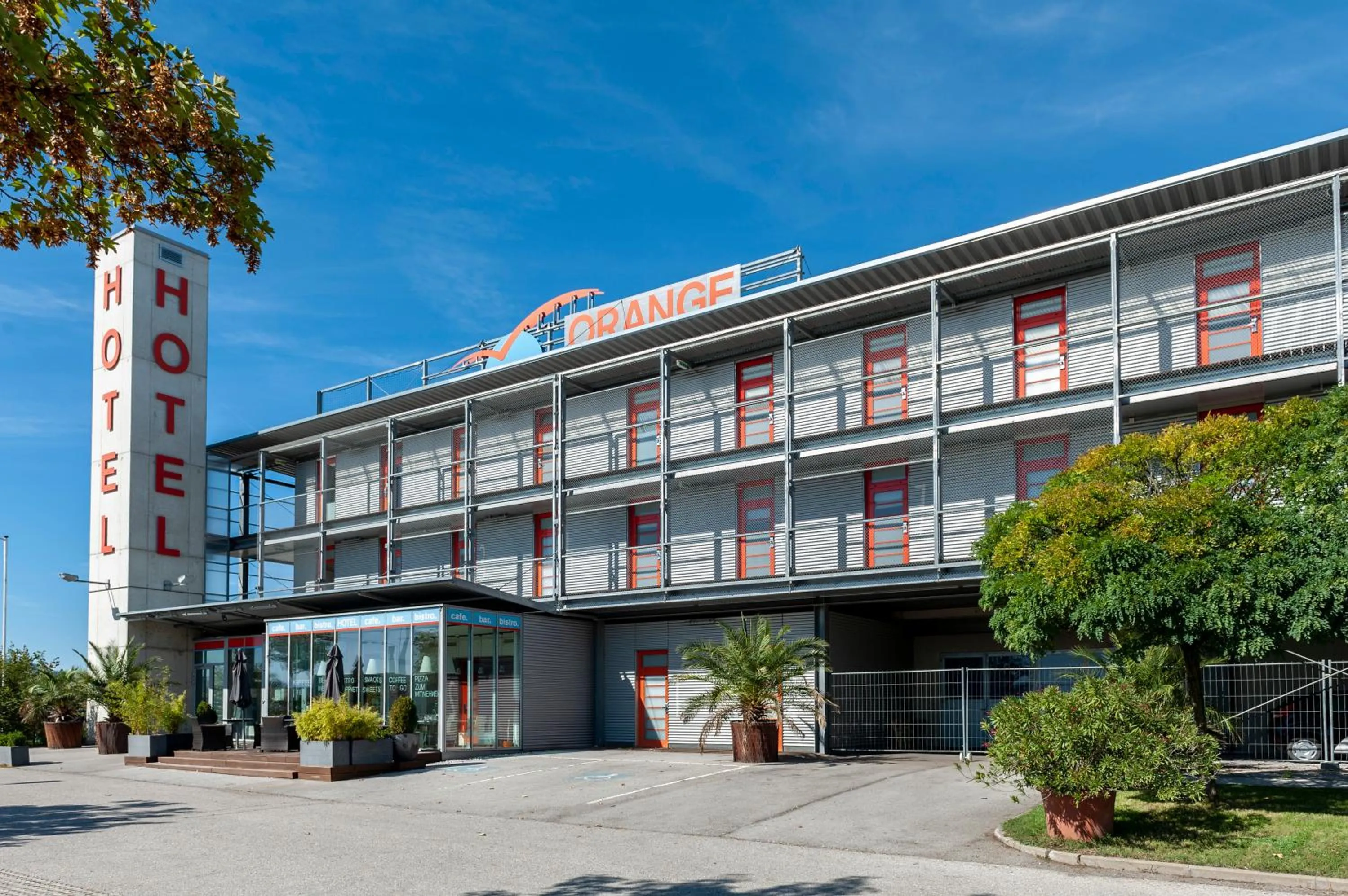 Property building in Orange Wings Wiener Neustadt
