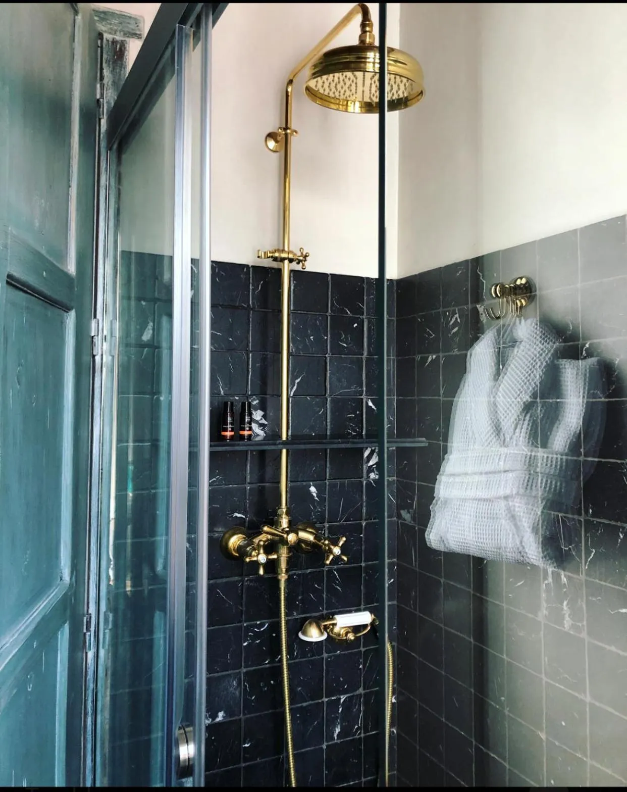 Bathroom in La Corrala del Realejo