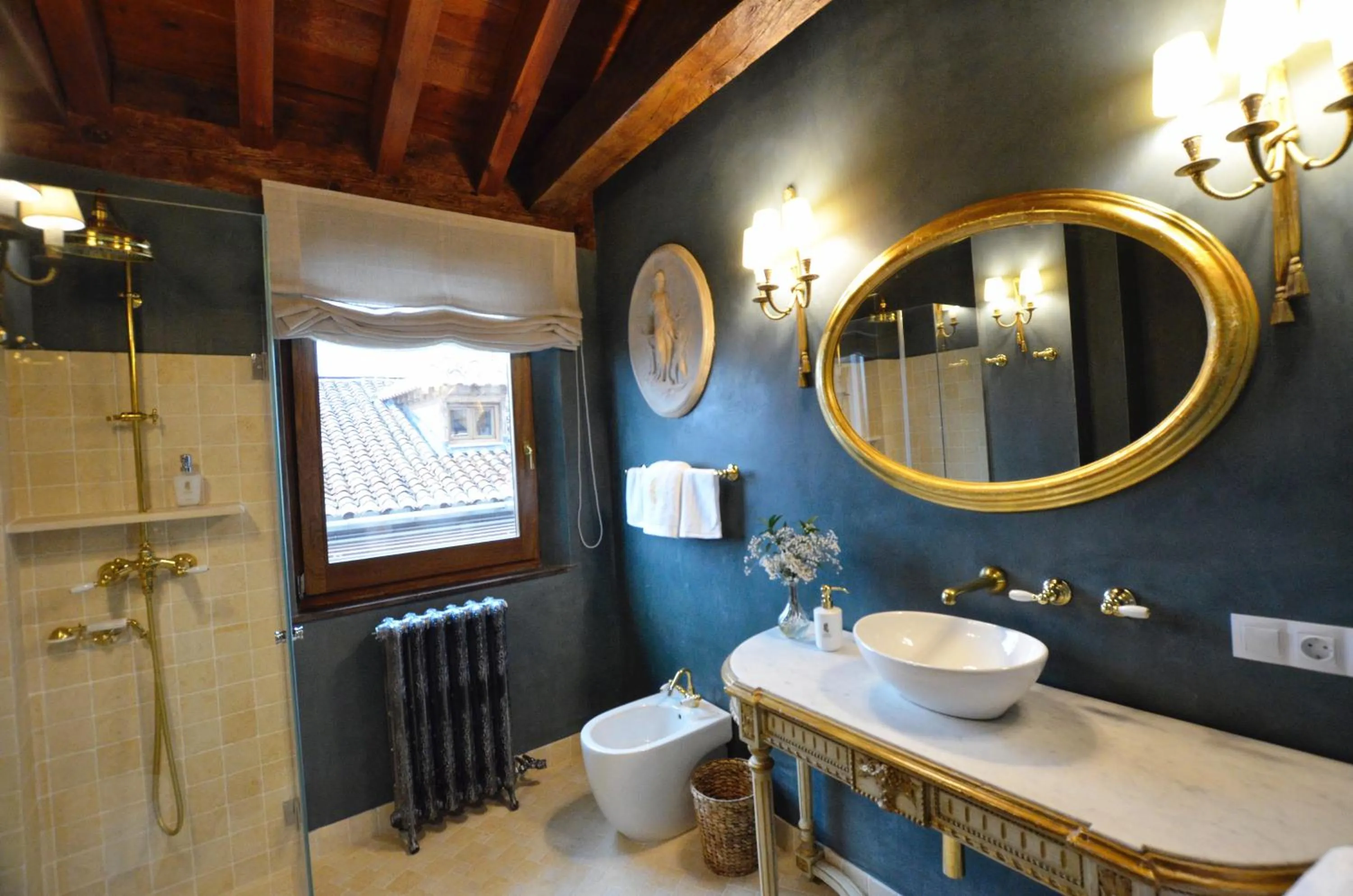 Toilet in La Corrala del Realejo