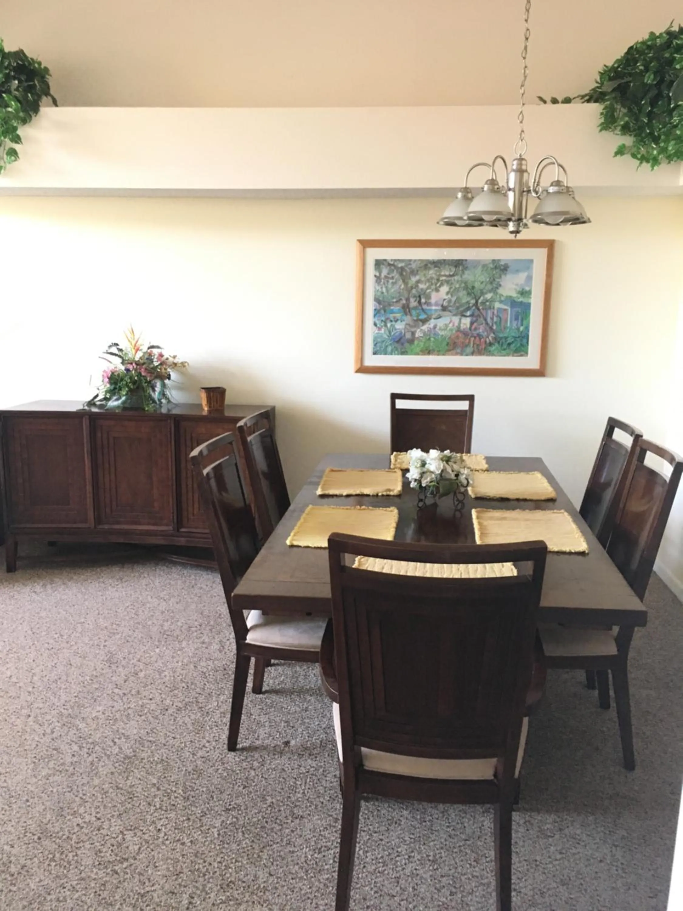 Dining area in Mickey's Paradise