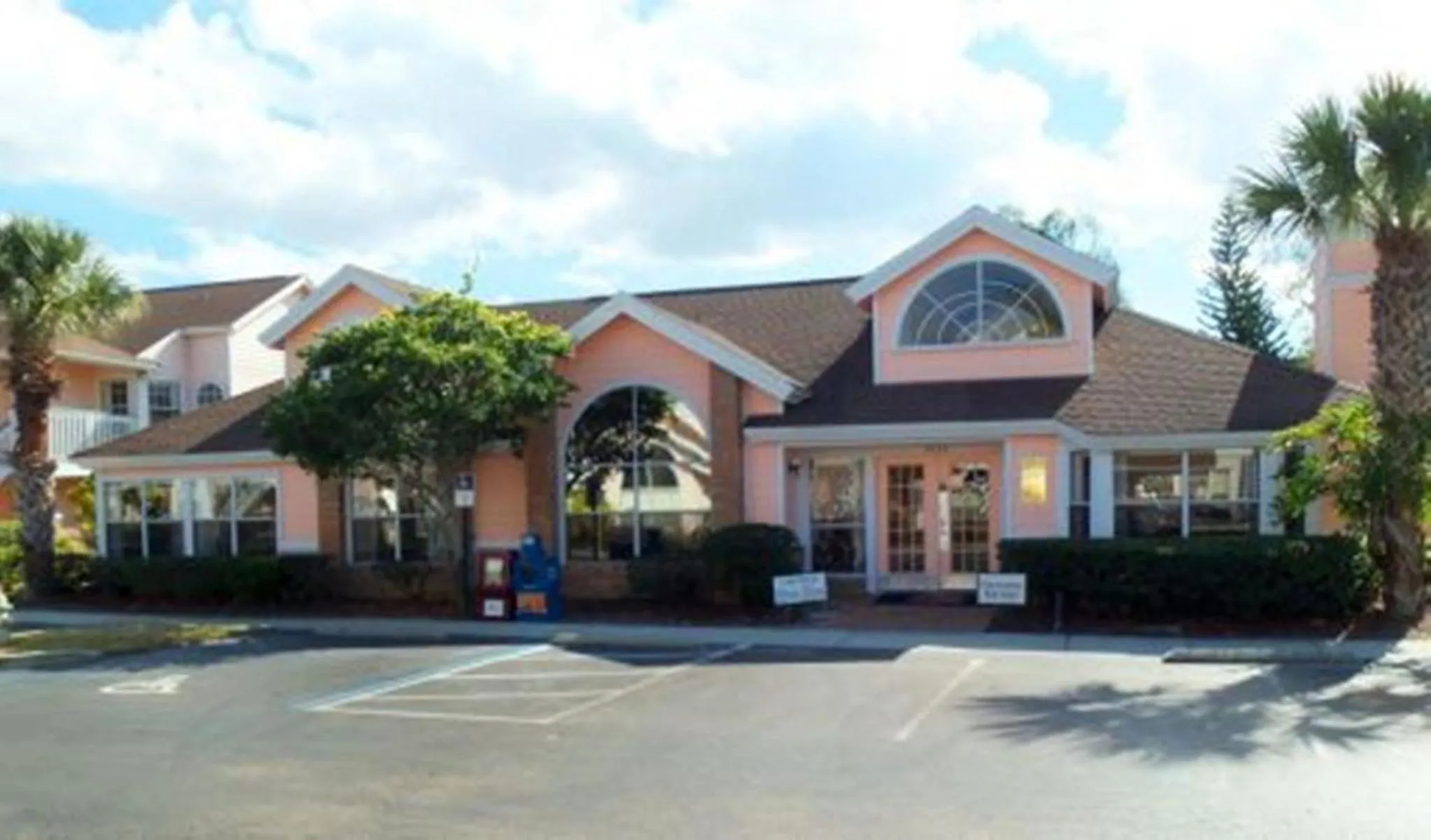 Coffee/tea facilities in Mickey's Paradise