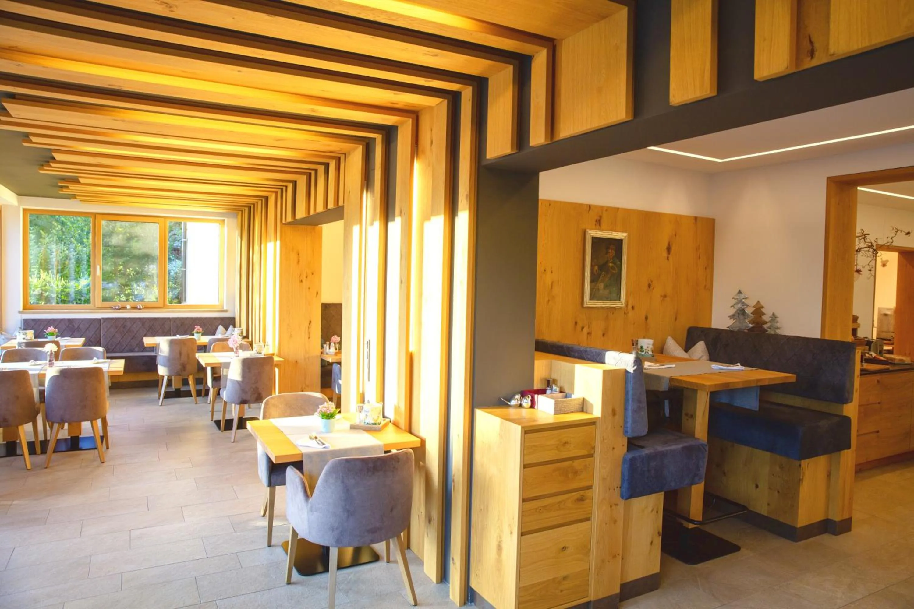 Breakfast in Garten - Hotel Sallerhof