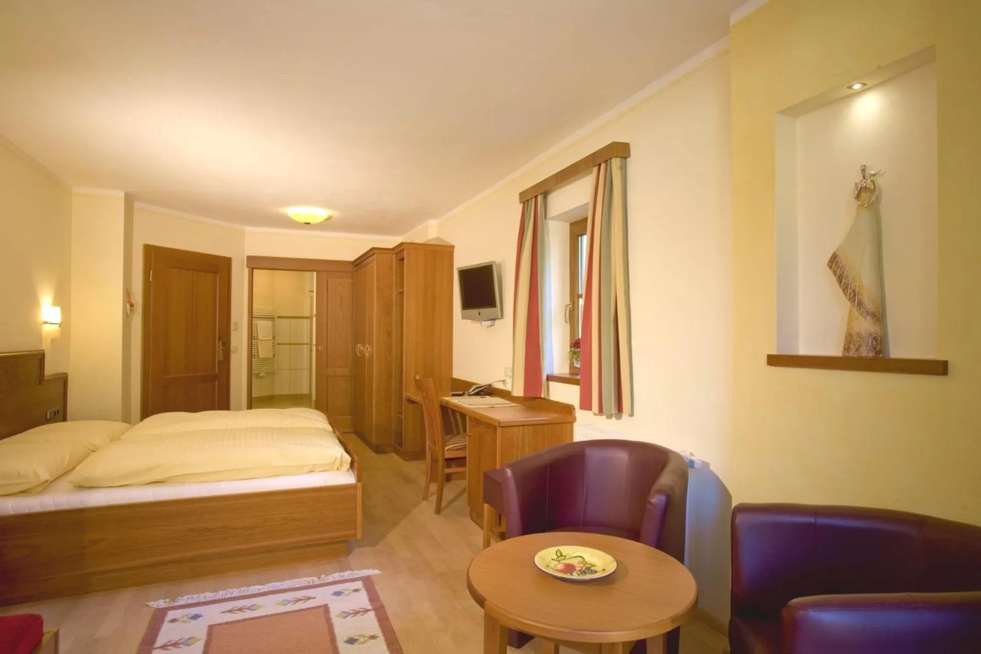 Photo of the whole room, Bed in Garten - Hotel Sallerhof