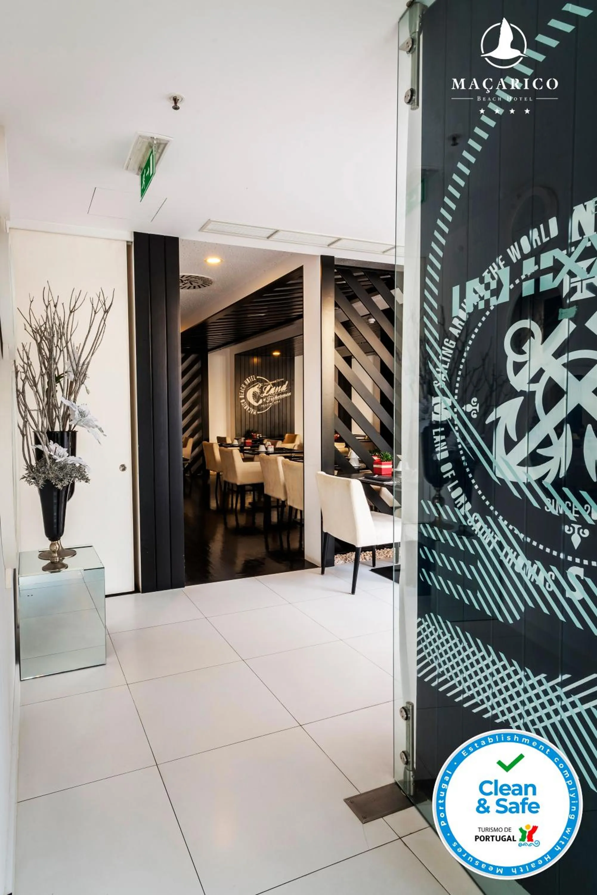 Restaurant/places to eat in Macarico Beach Hotel