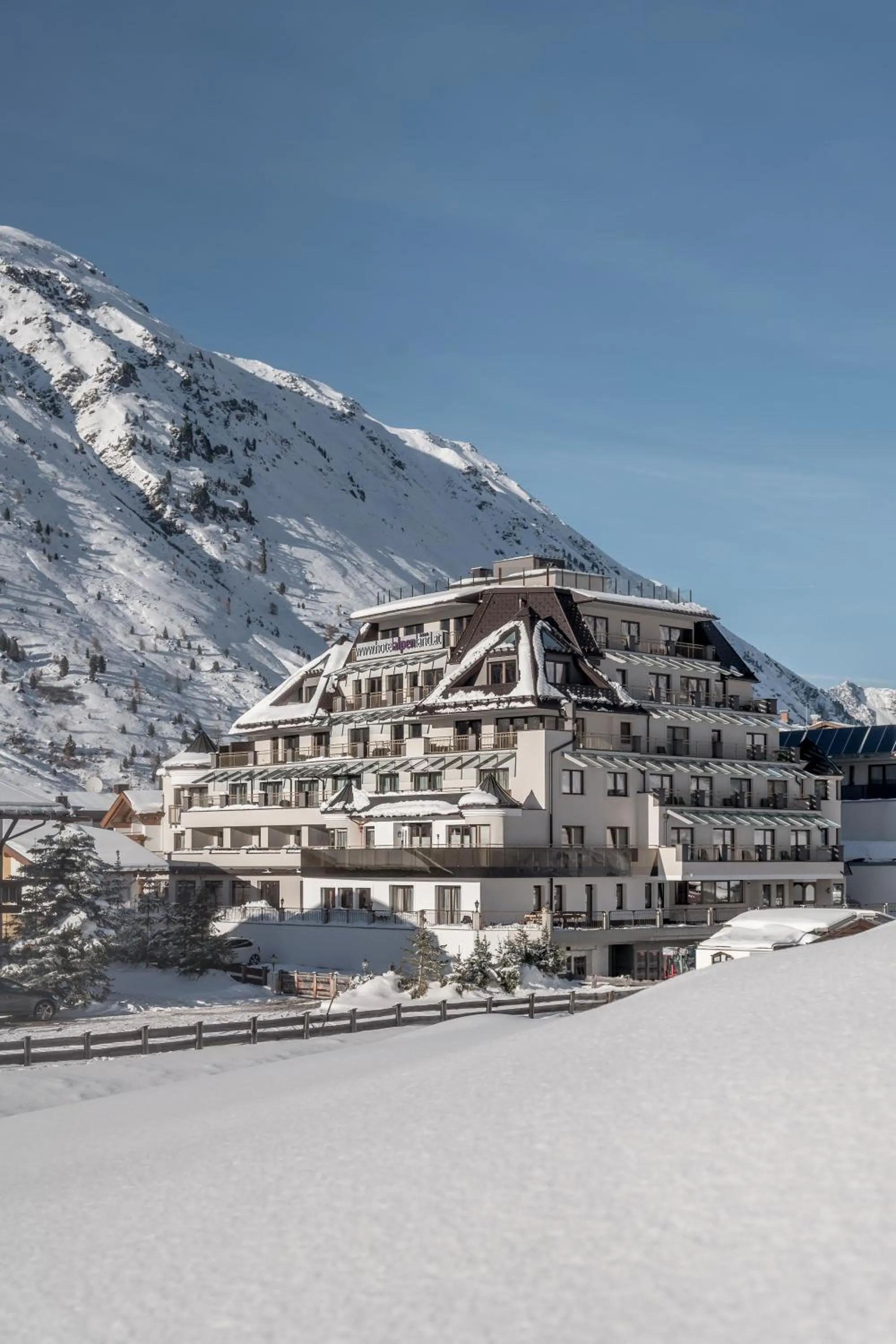 Facade/entrance in Hotel Alpenland