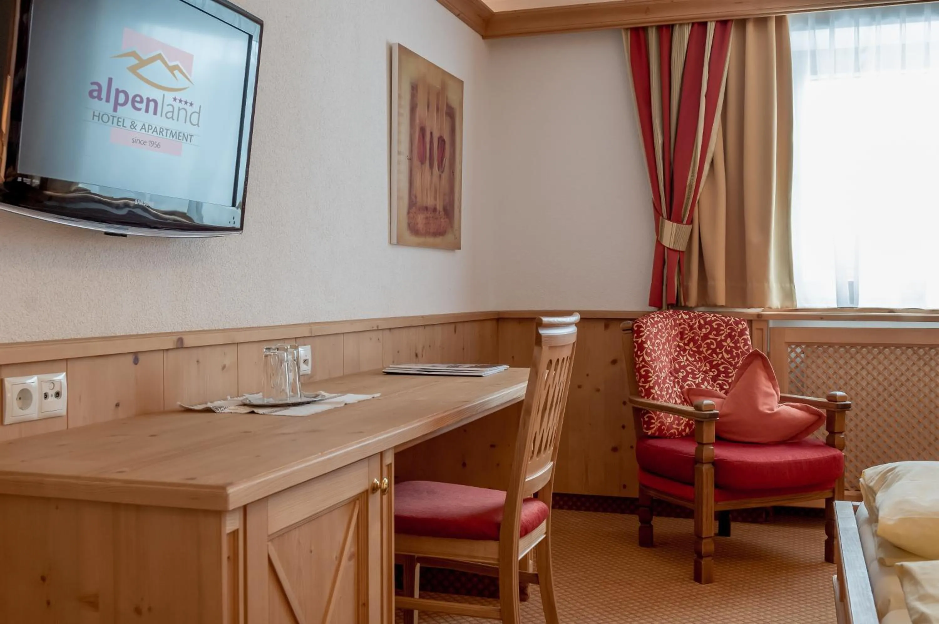 Photo of the whole room in Hotel Alpenland