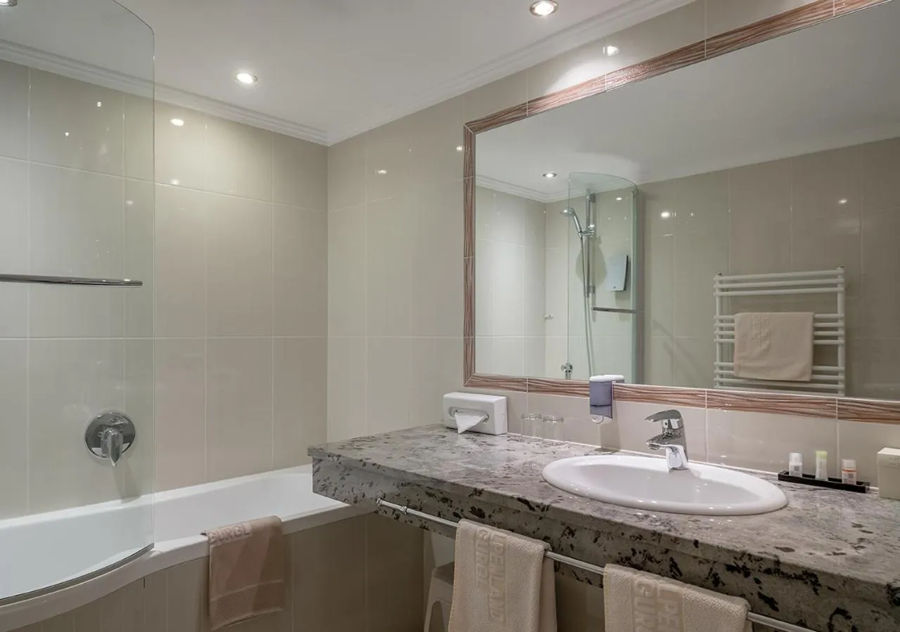 Bathroom in Hotel Alpenland