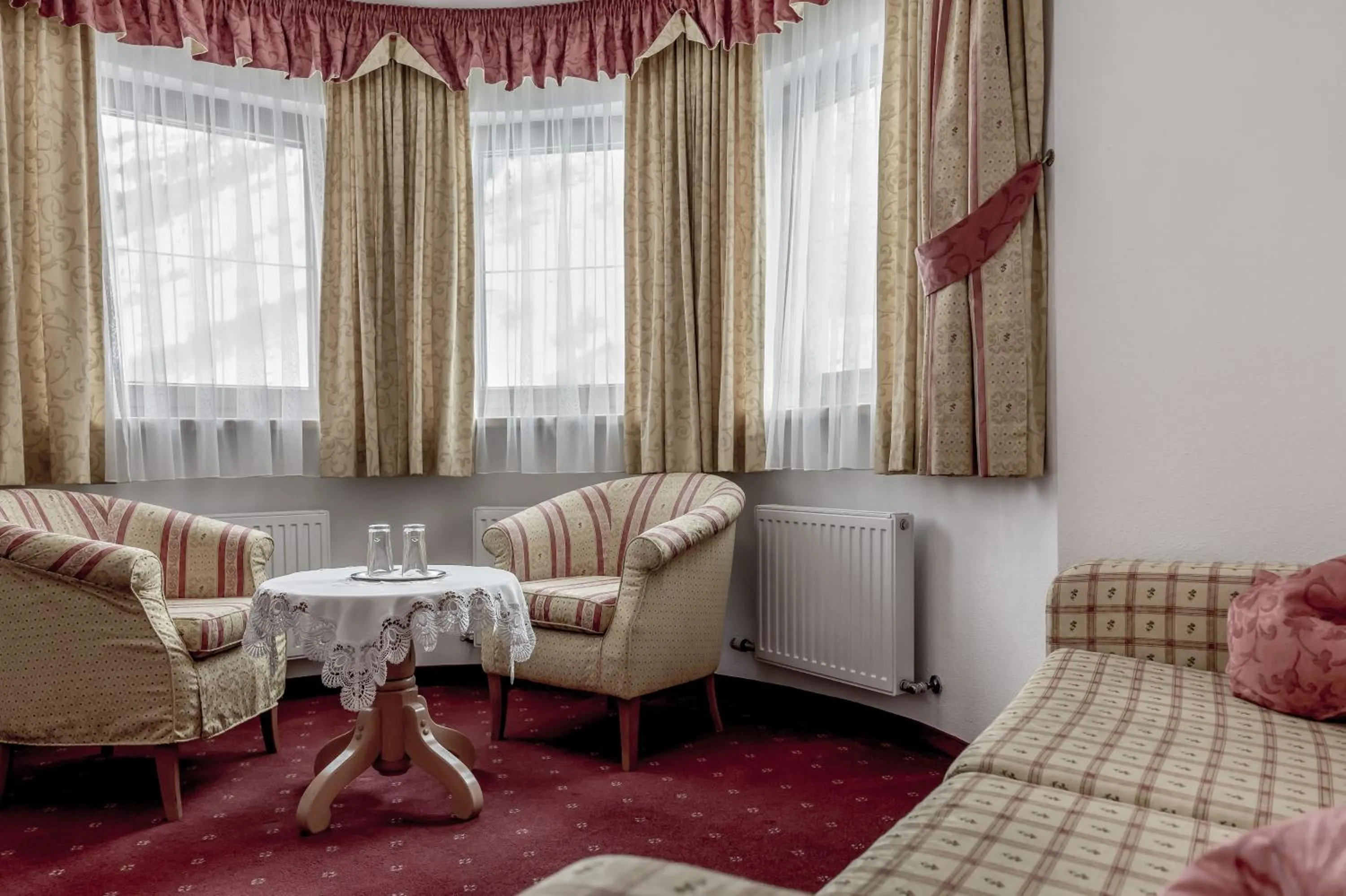 Photo of the whole room in Hotel Alpenland