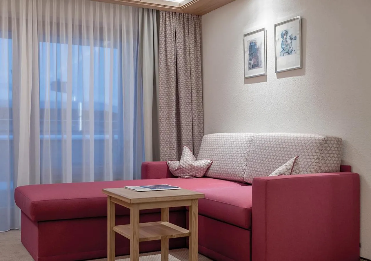 Seating area in Hotel Alpenland