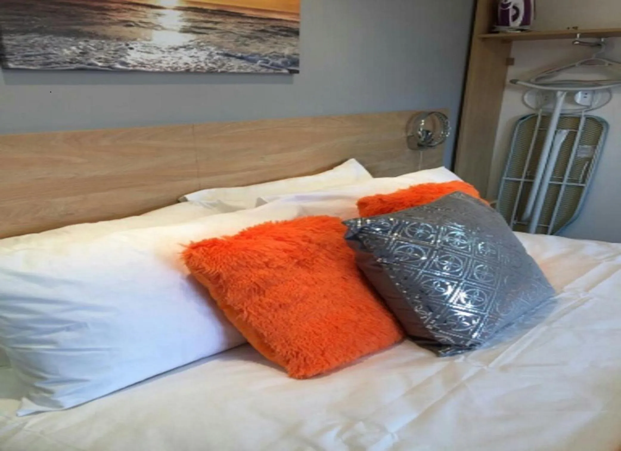 Bed in The Beaucliffe Hotel