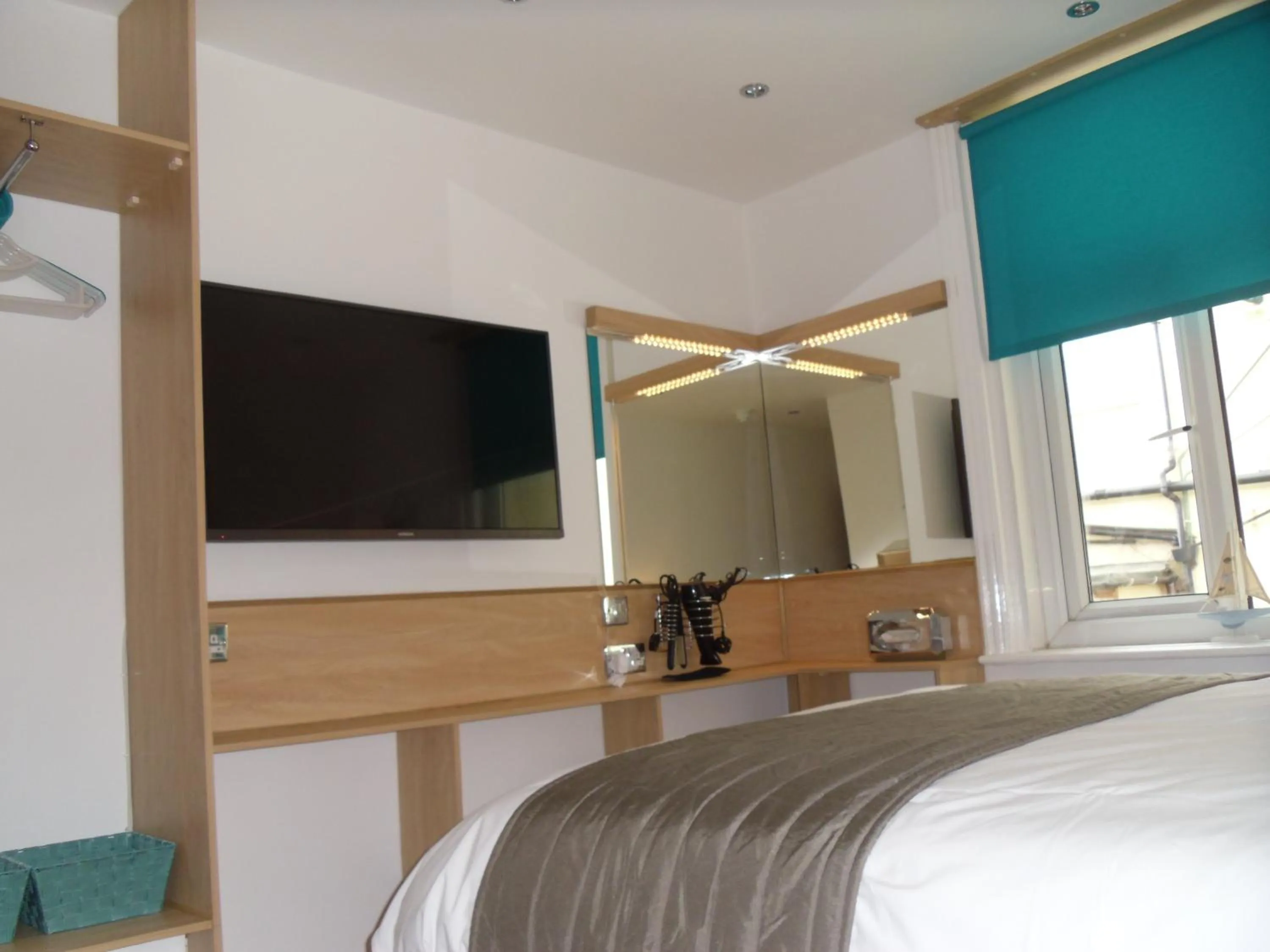 Bedroom, Bed in The Beaucliffe Hotel