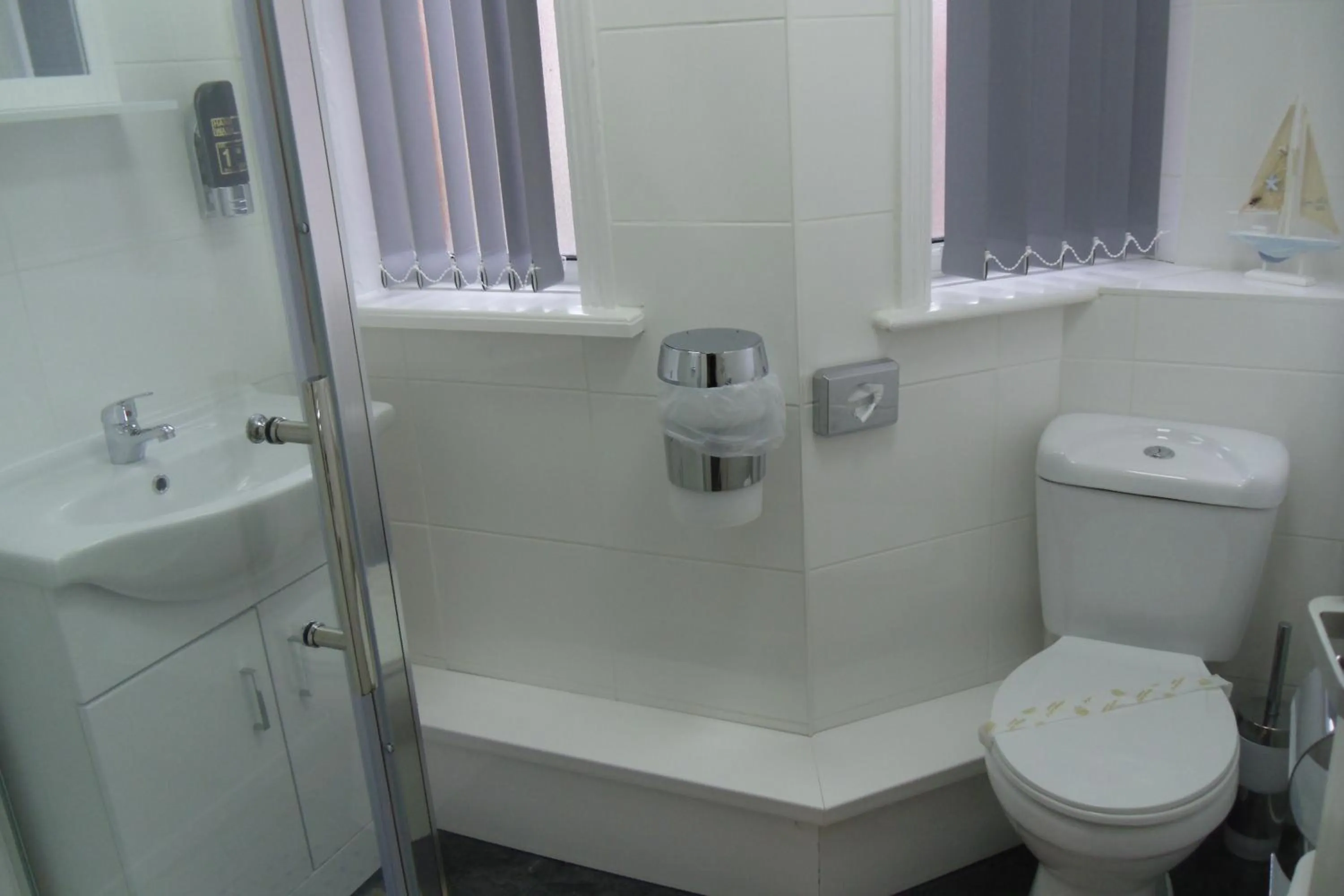 Bathroom in The Beaucliffe Hotel