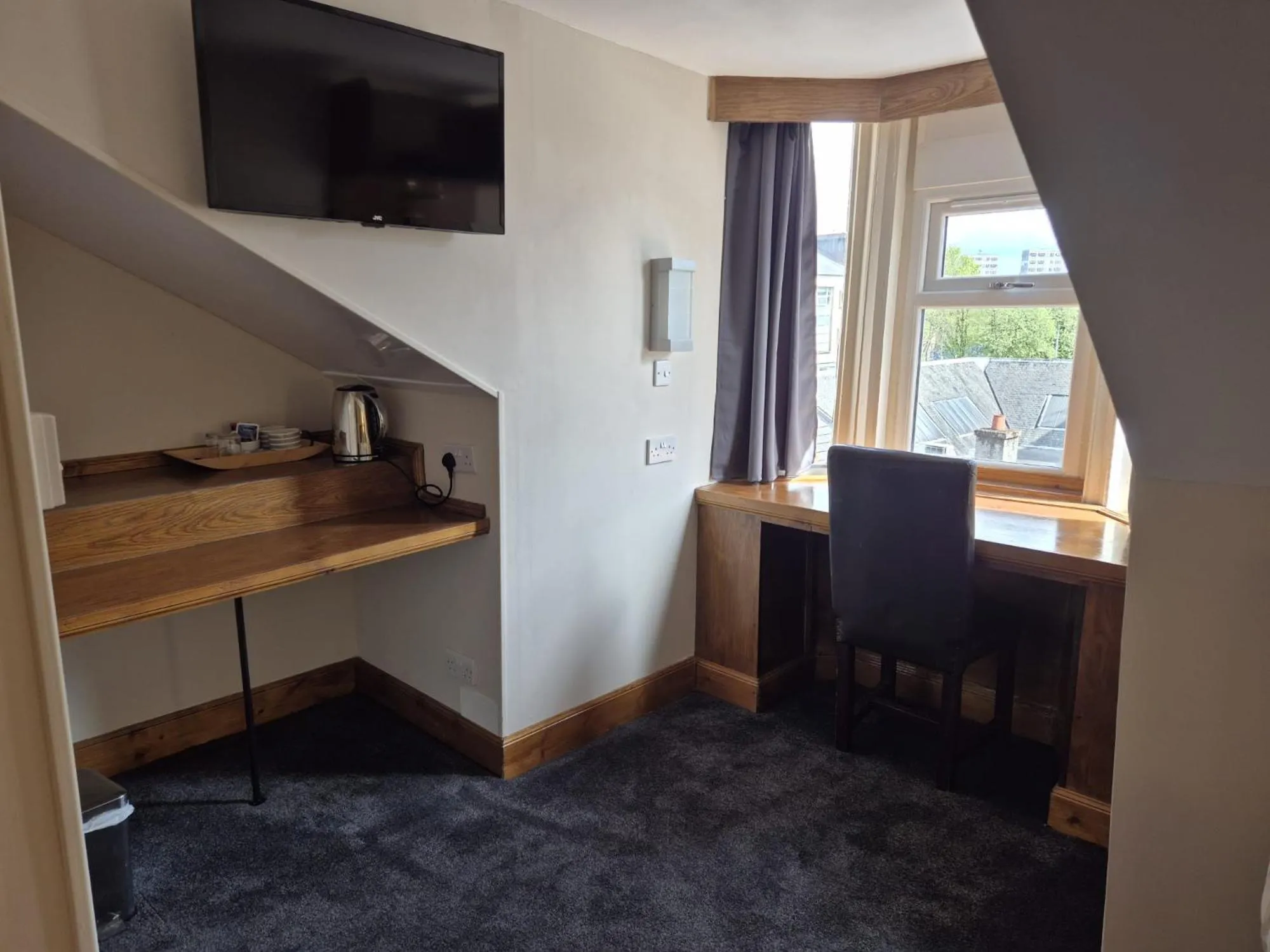 Coffee/tea facilities in Glasgow House