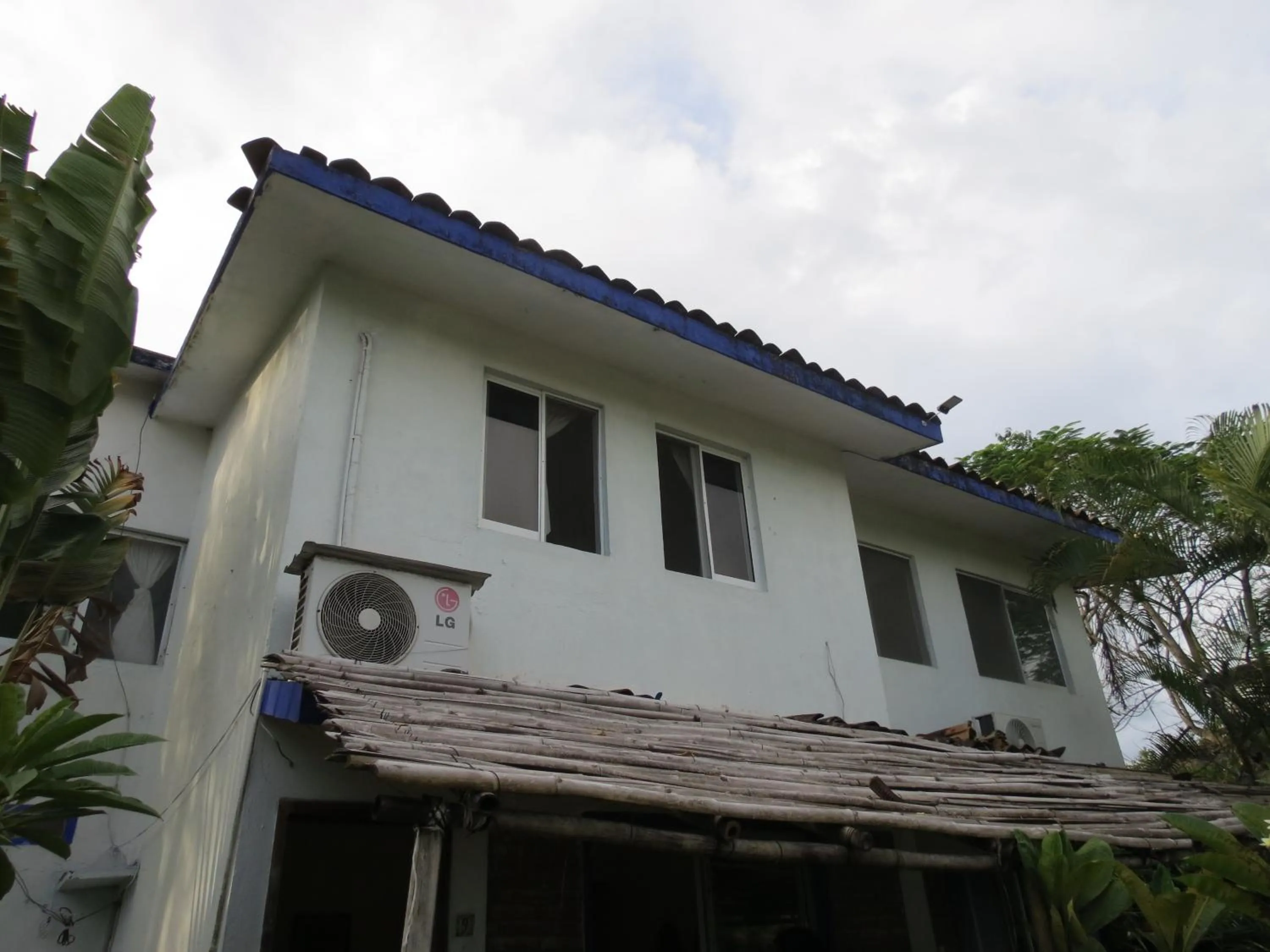 Property building in Eco Coco Loco by Rotamundos